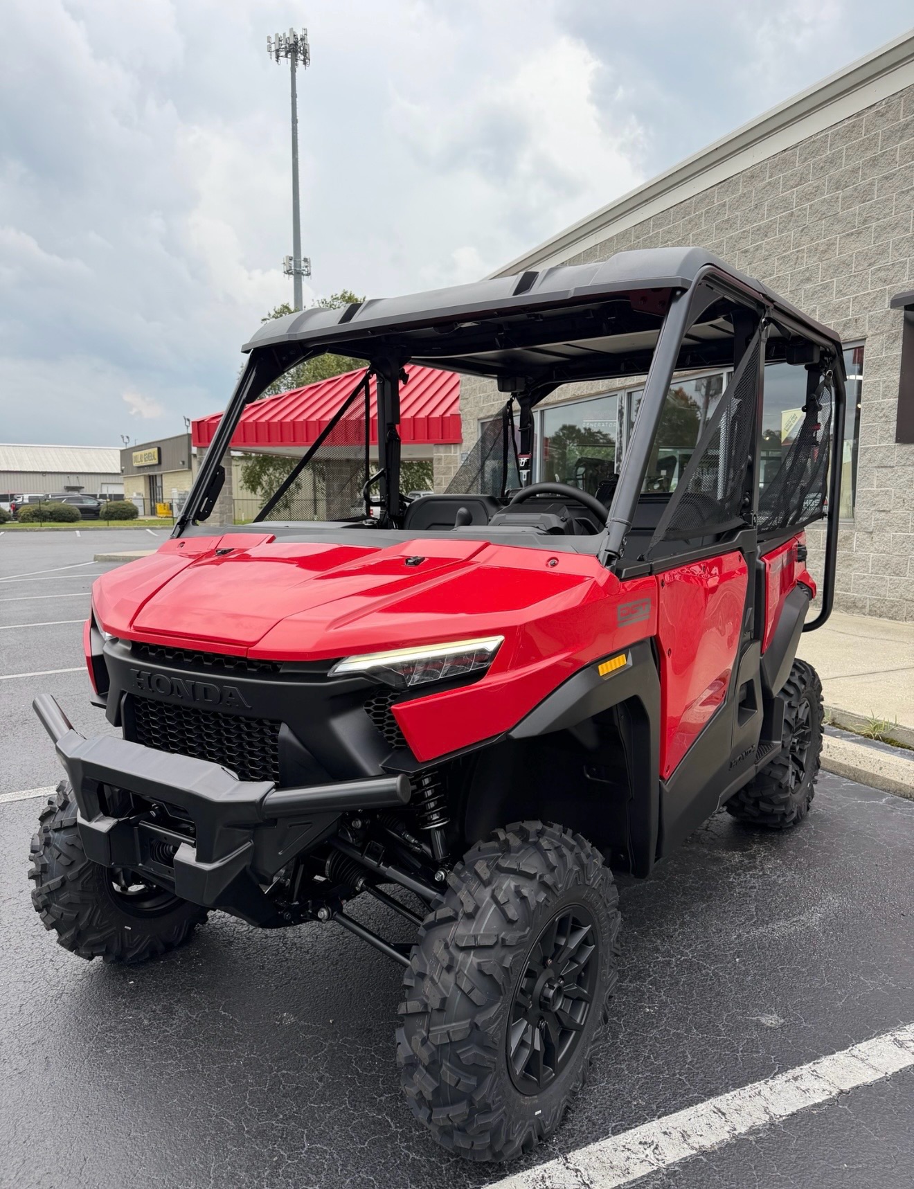 2026 Honda Pioneer 1000-5 Deluxe 2