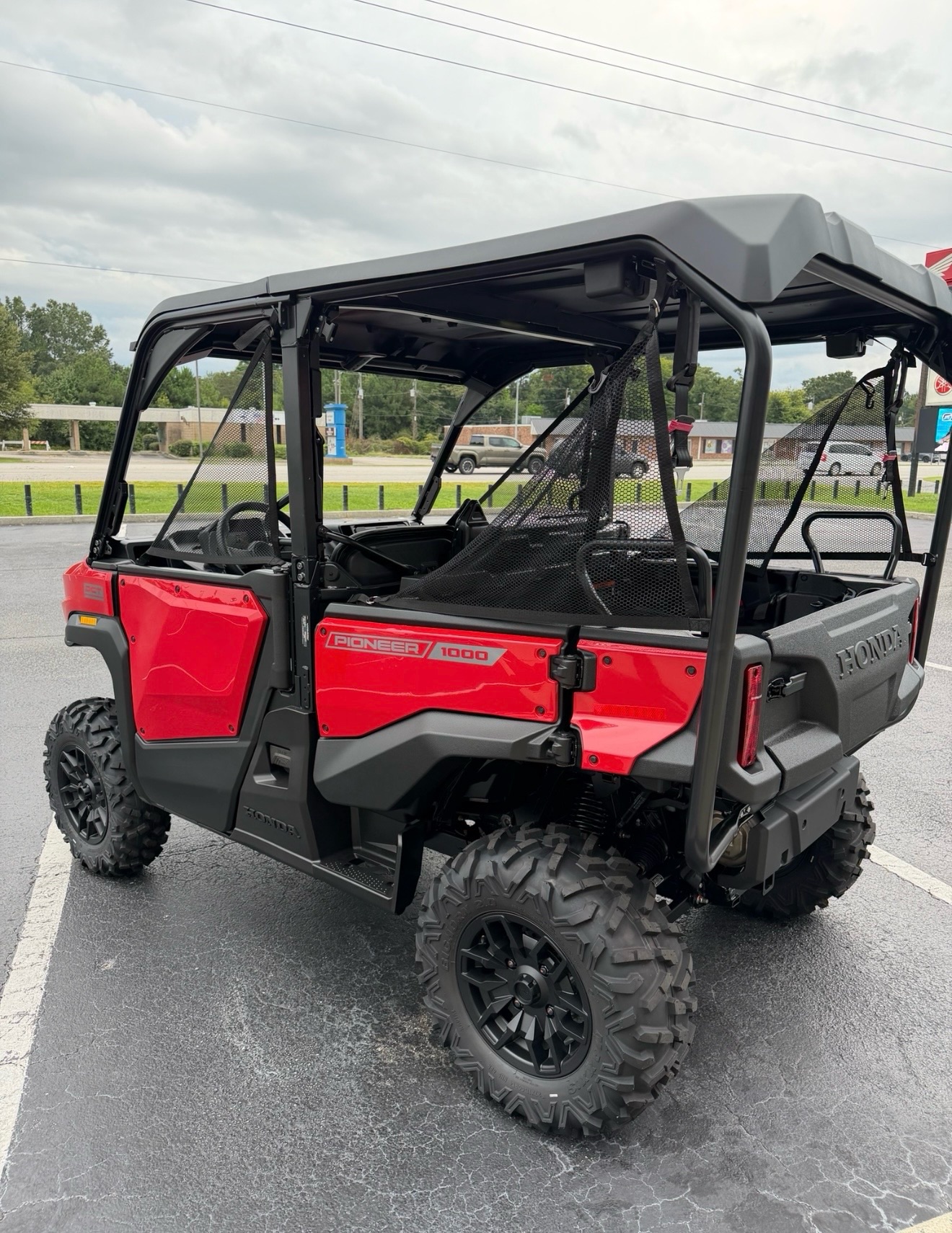 2026 Honda Pioneer 1000-5 Deluxe 4