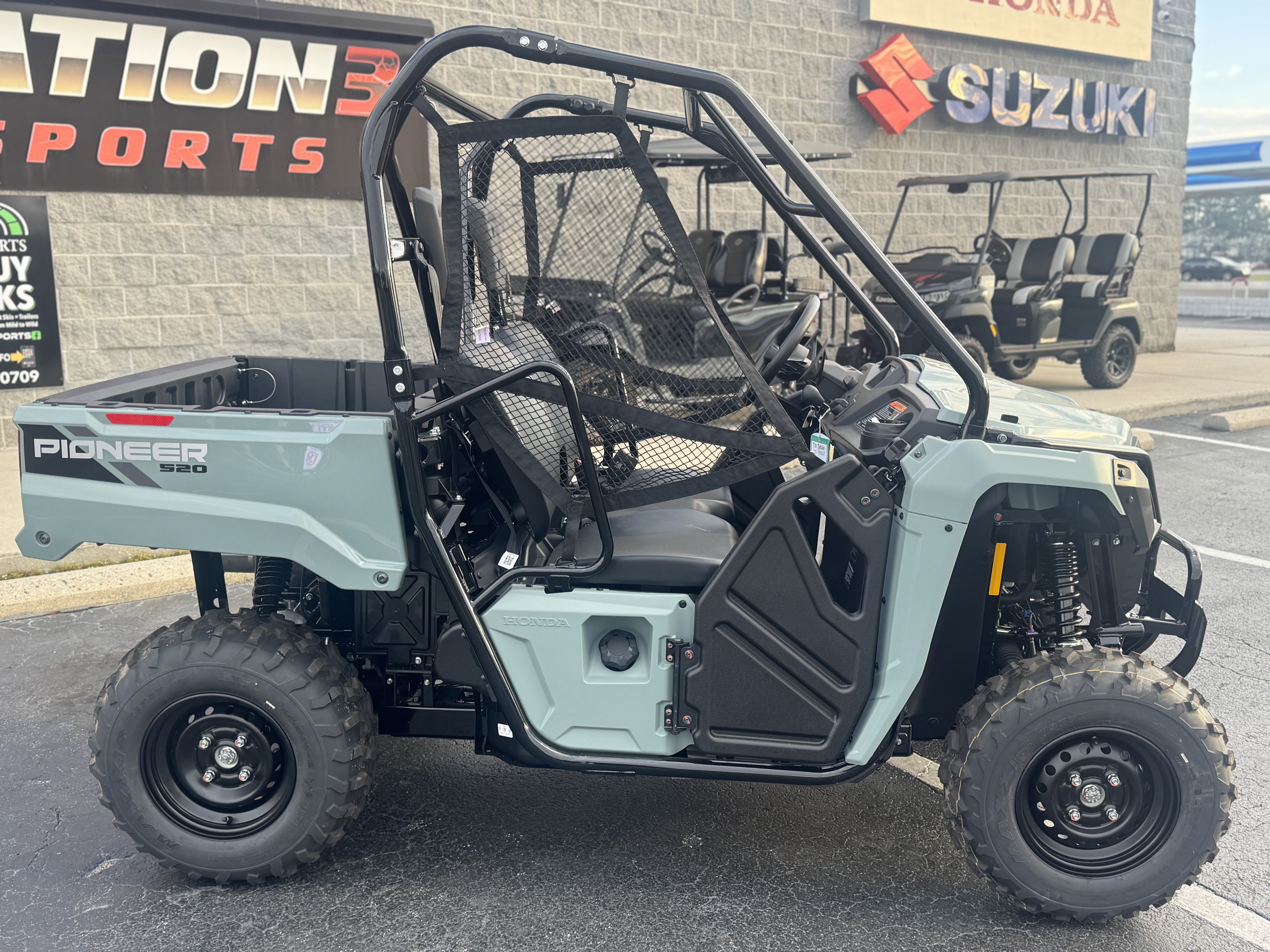 2026 Honda Pioneer 520 3