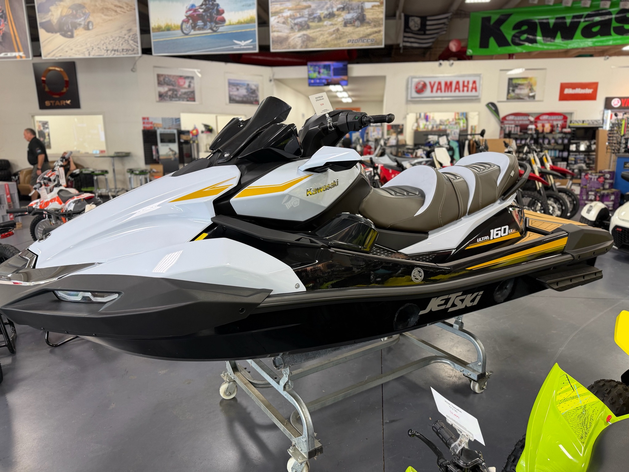 2026 Kawasaki Jet Ski® Ultra® 160LX 2