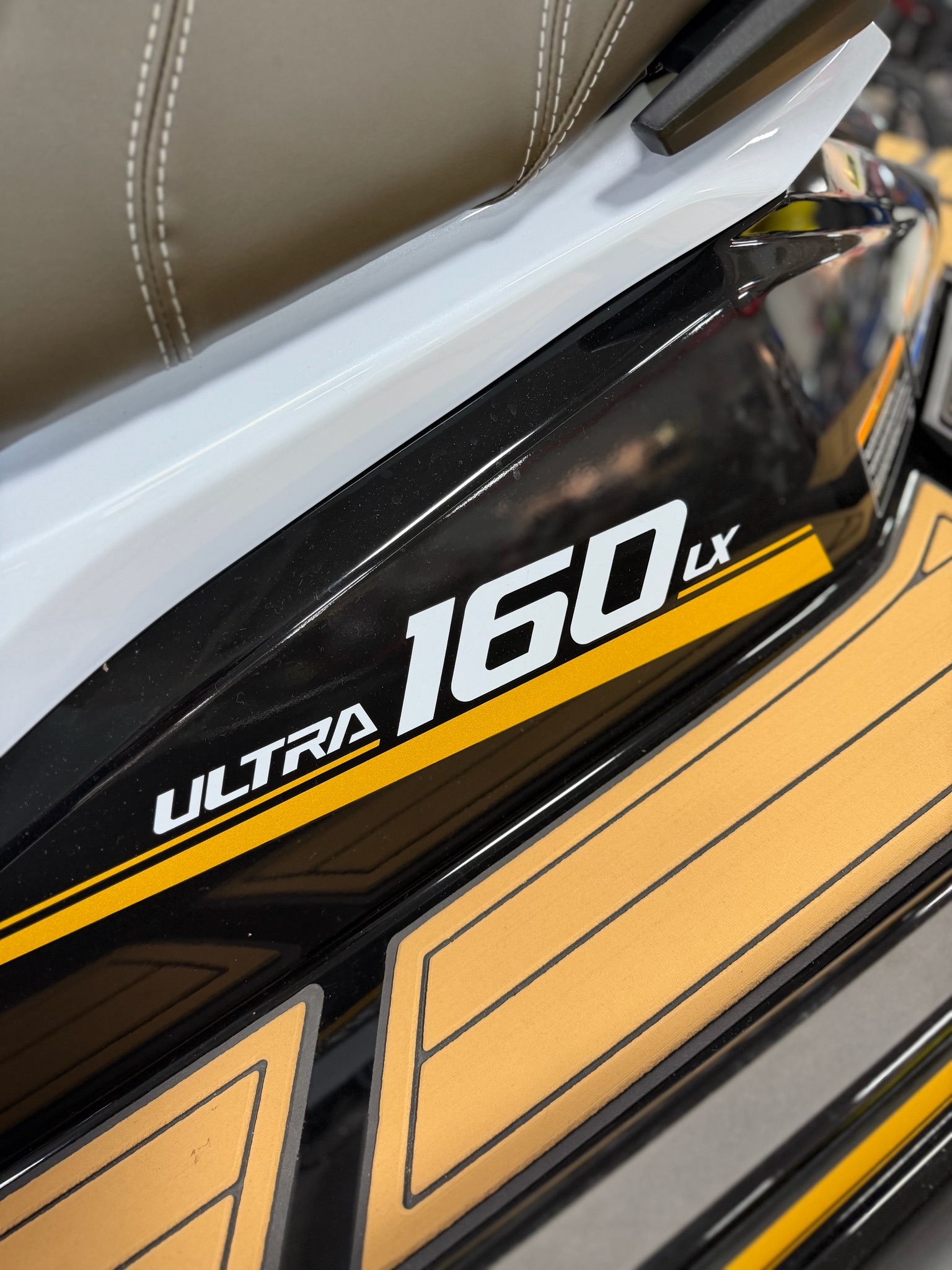 2026 Kawasaki Jet Ski® Ultra® 160LX 5