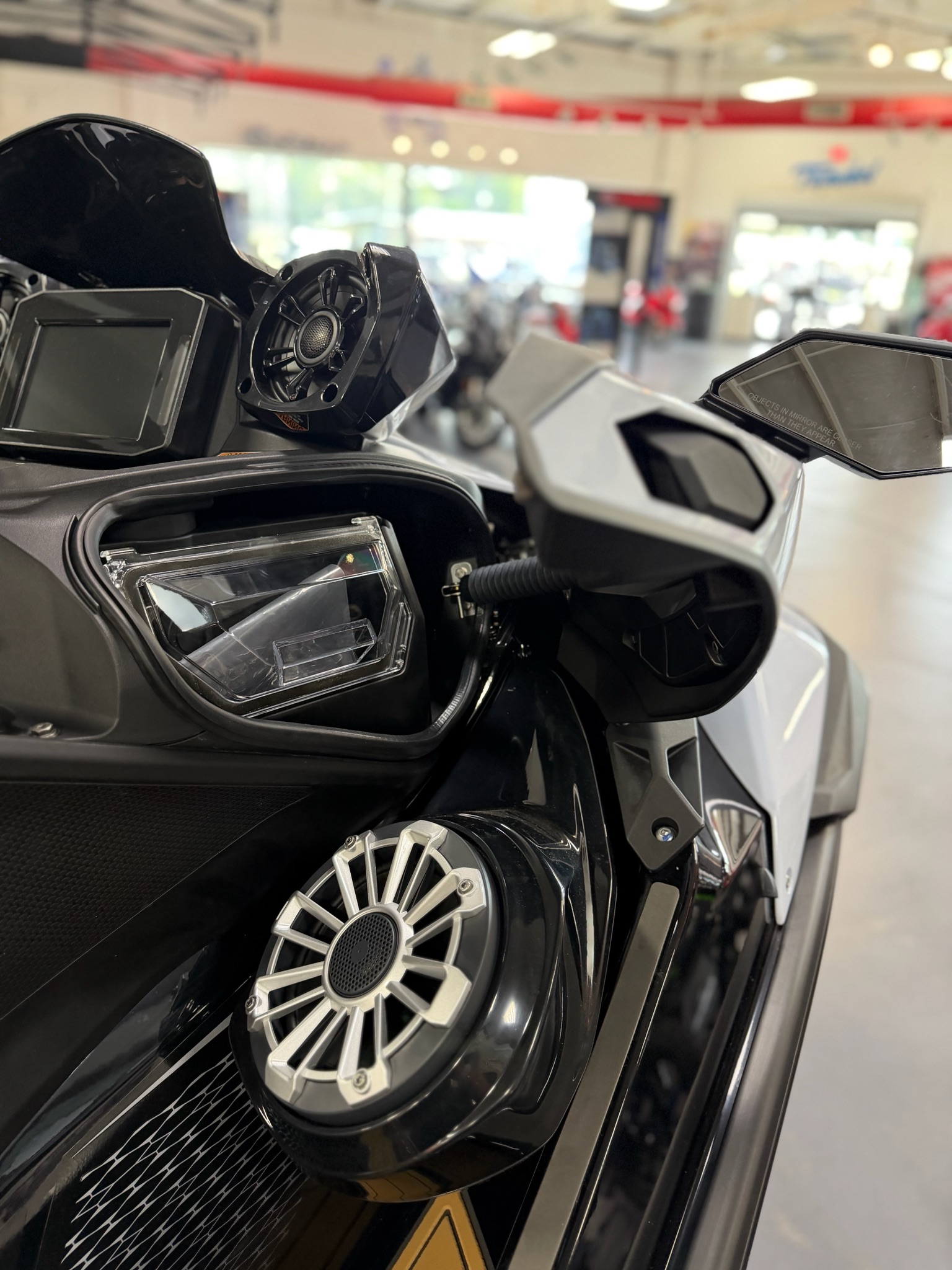 2026 Kawasaki Jet Ski® Ultra® 160LX 10