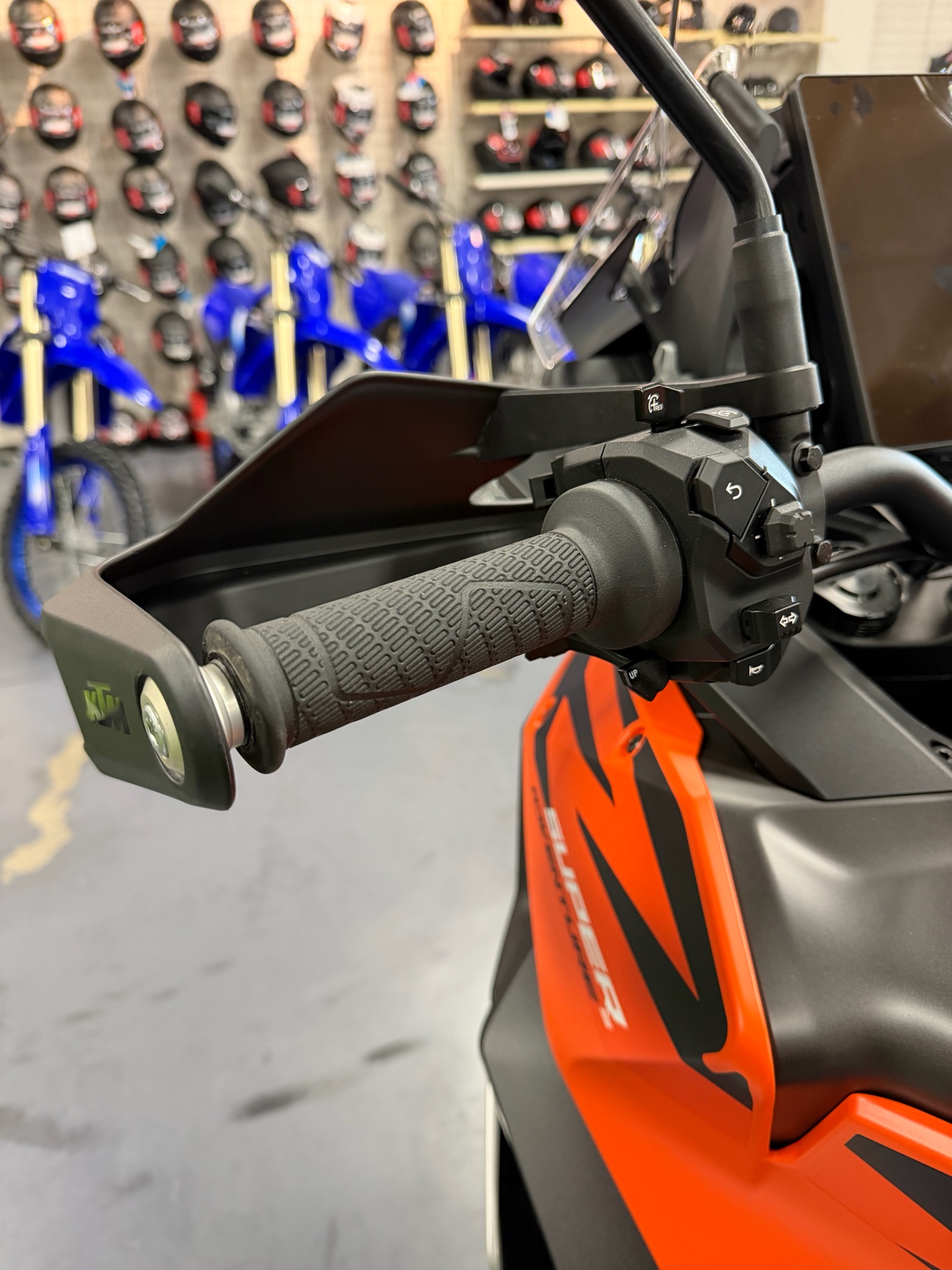 2027 KTM 1390 Super Adventure S EVO 10