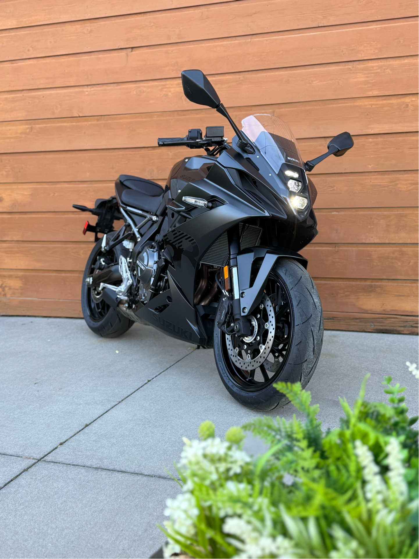New 2025 Suzuki GSX-8R, Florence SC | Specs, Price, Photos