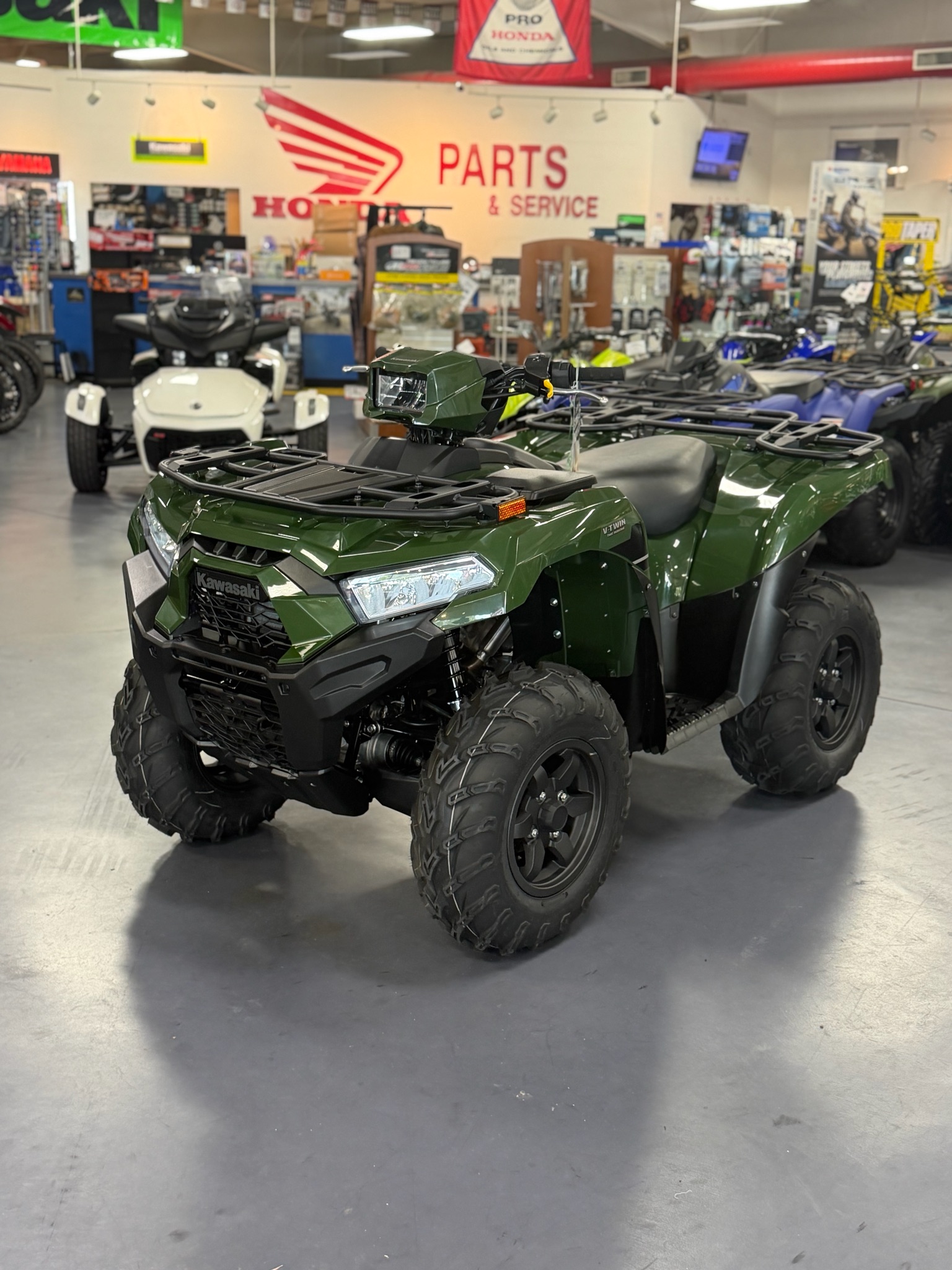 2025 Brute Force® 750