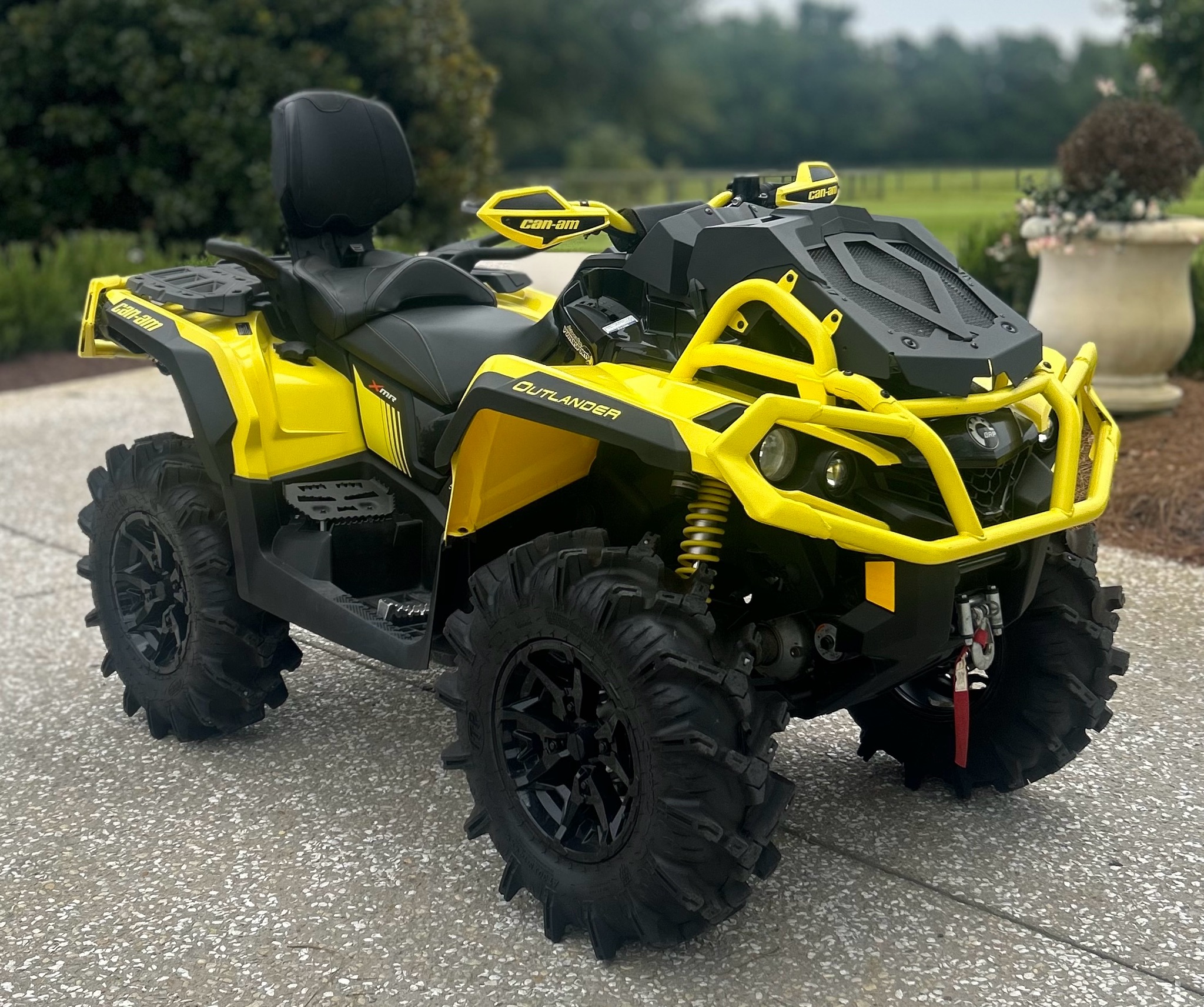 2019 Can-Am™ Outlander X mr 1000R 1
