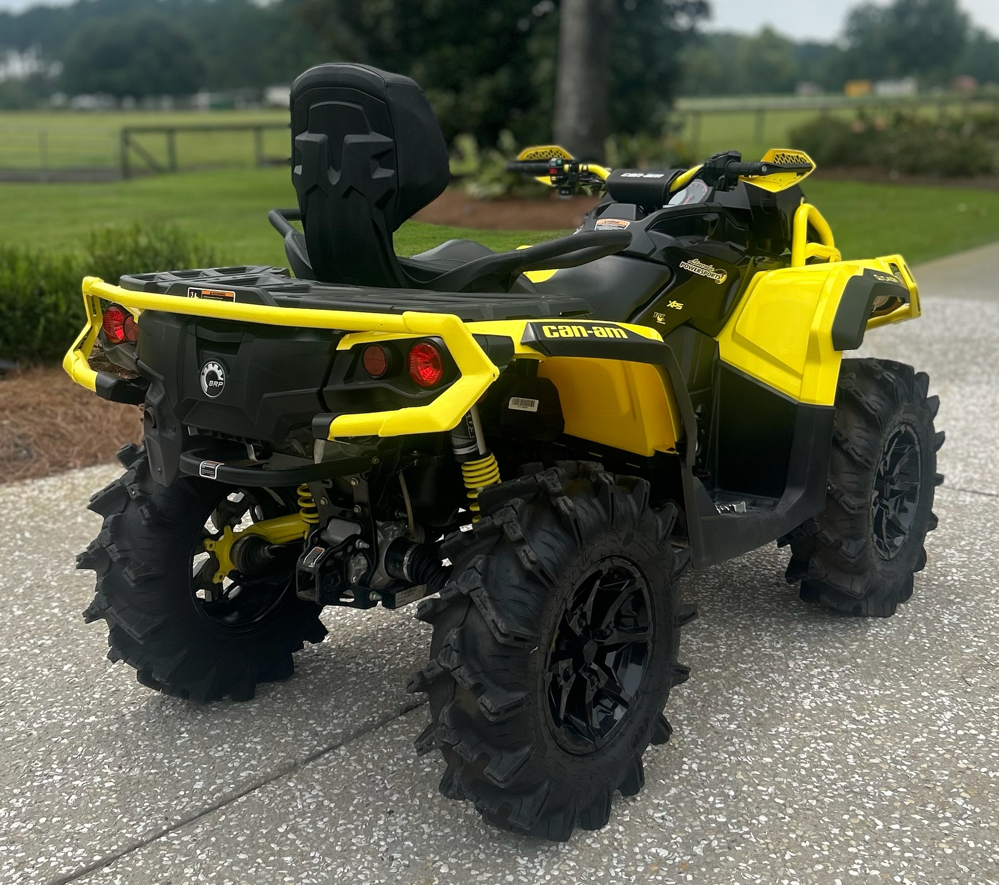 2019 Can-Am™ Outlander X mr 1000R 6