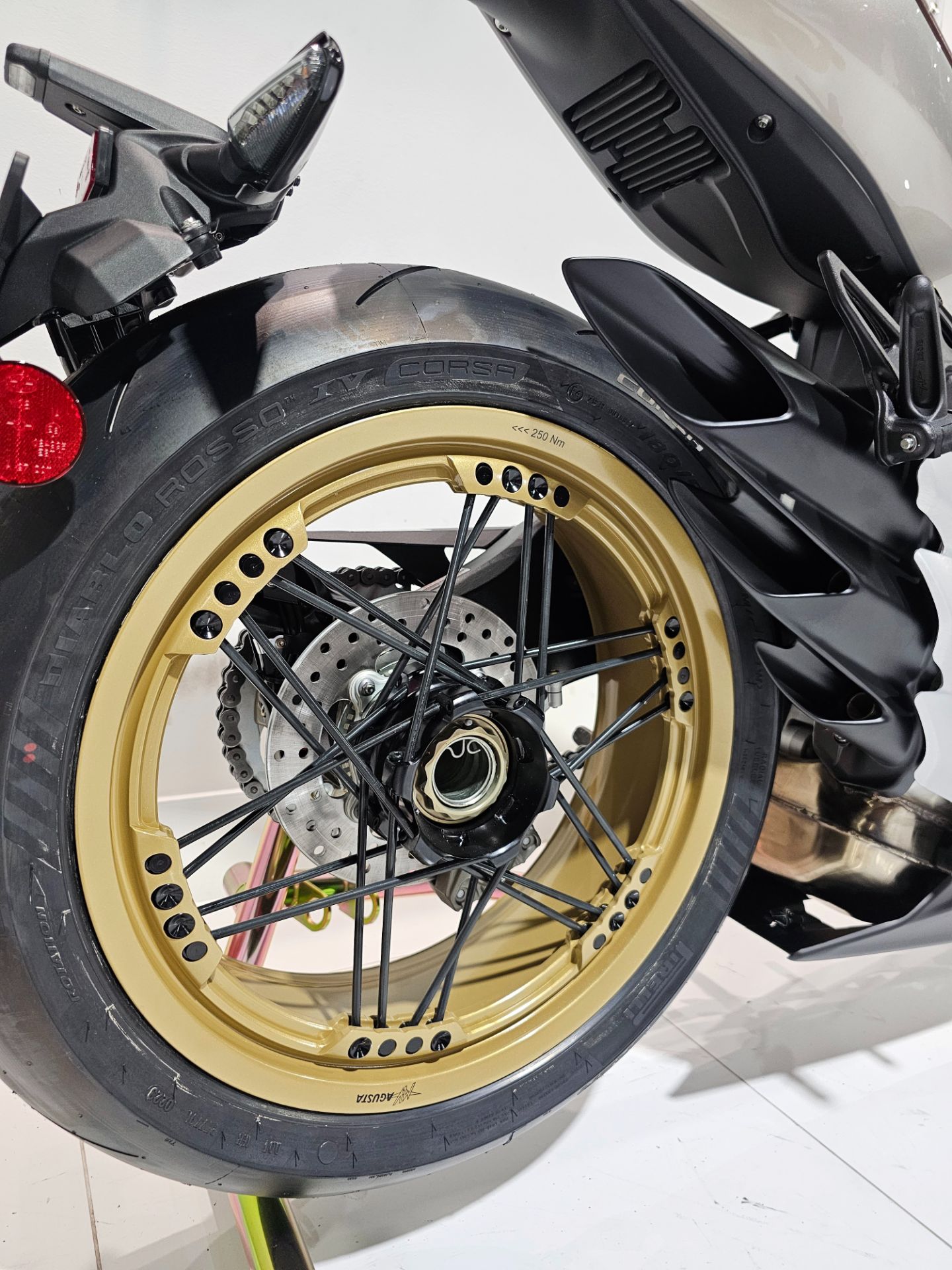 2023 MV Agusta Superveloce S 9