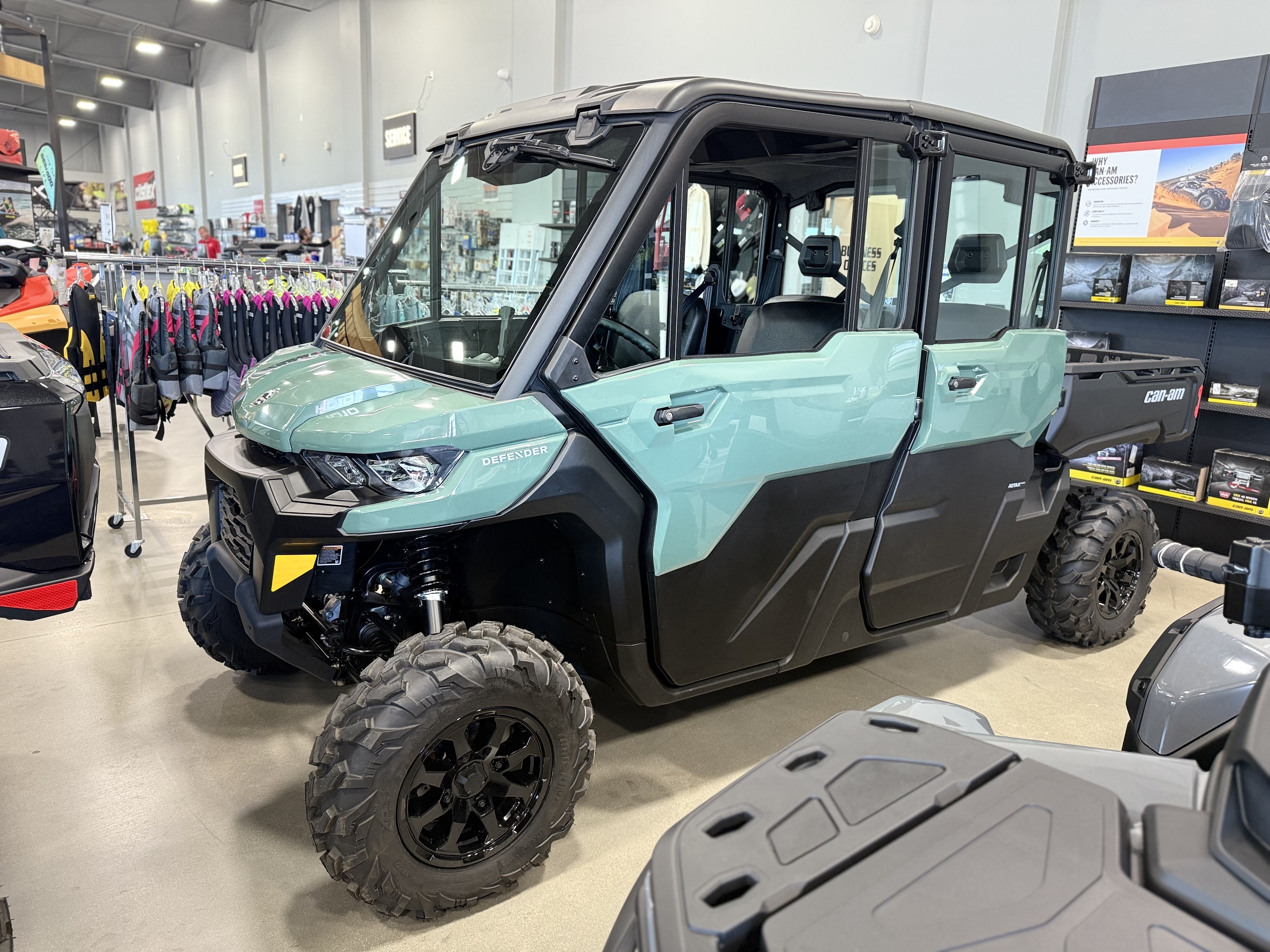 2026 Can-Am Defender MAX DPS CAB HD10
