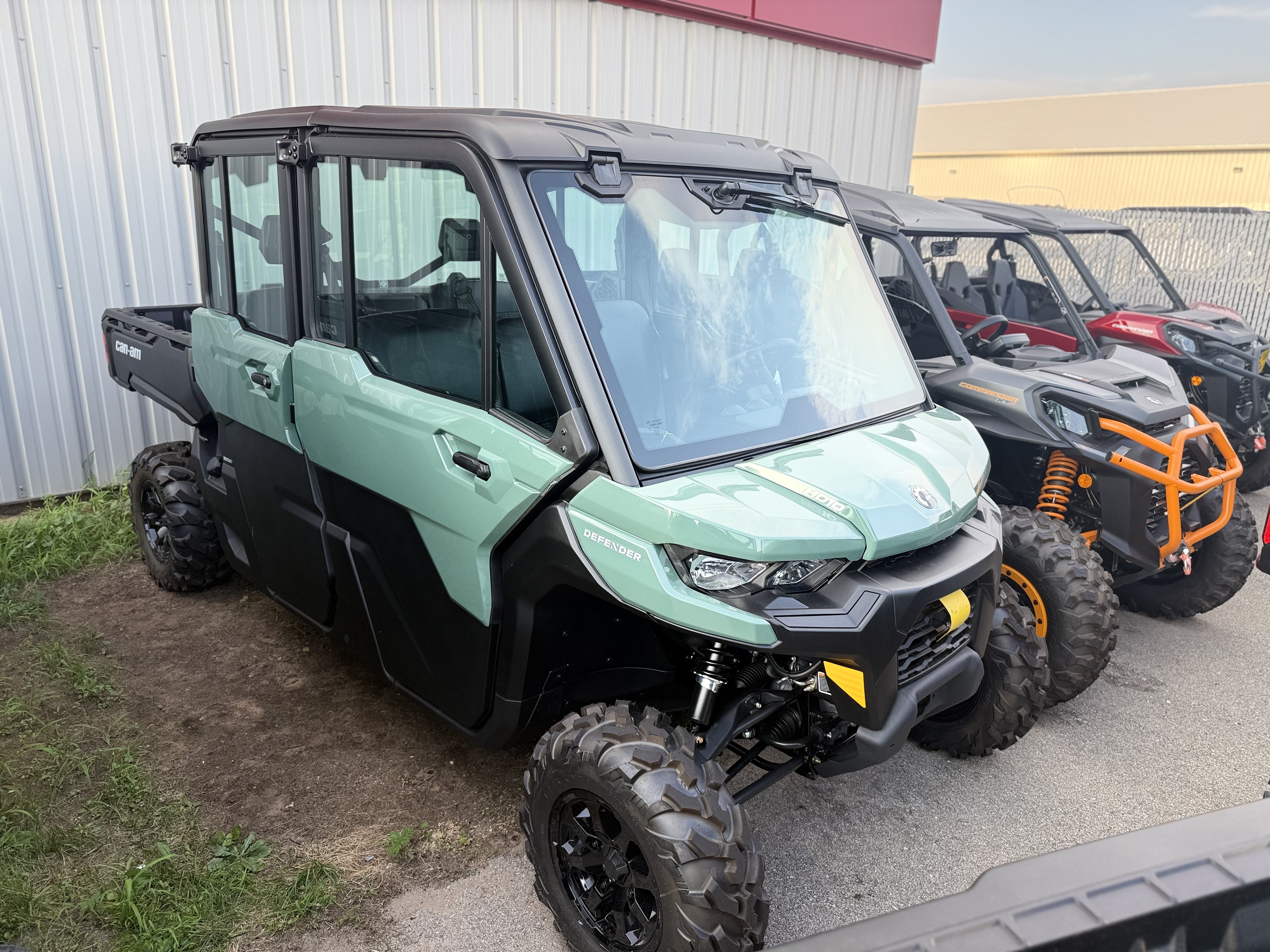 2026 Can-Am Defender MAX DPS CAB HD10