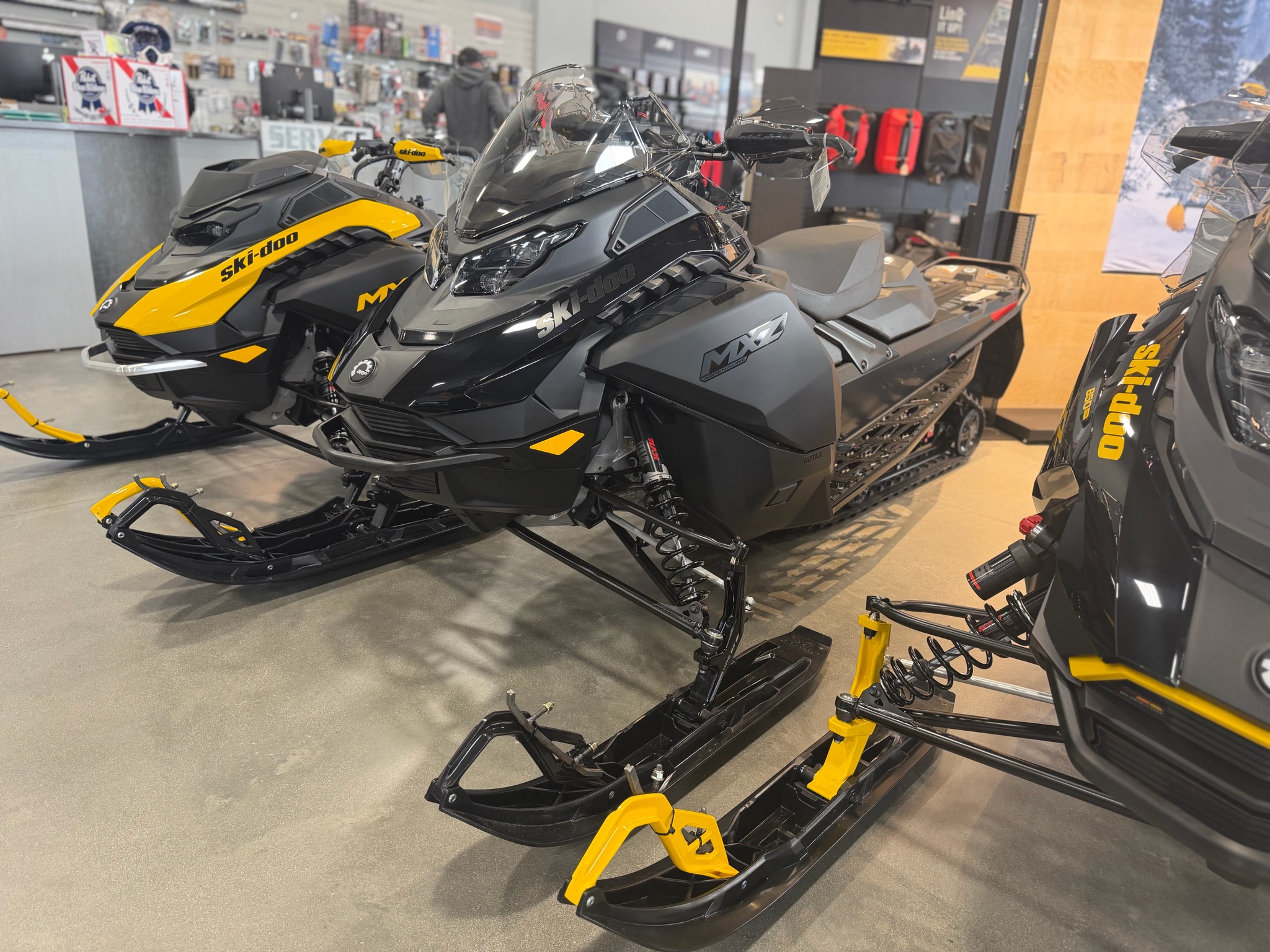 2027 Ski-Doo MXZ Adrenaline 137 850 E-TEC ES Ripsaw 1.25 1