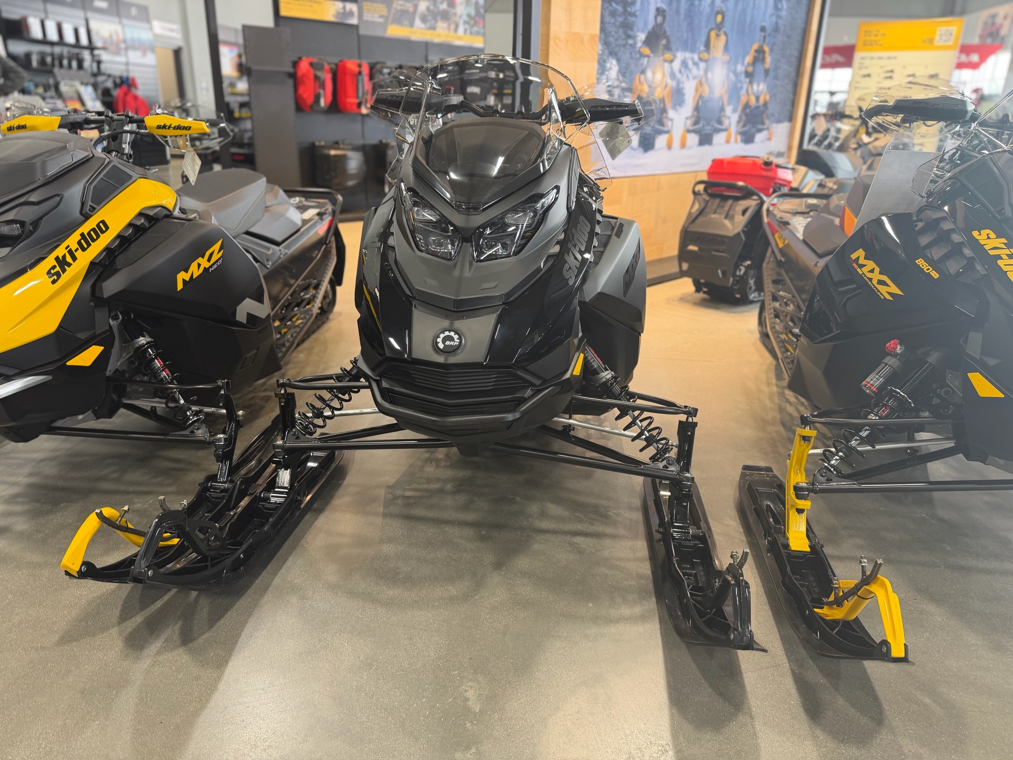 2027 Ski-Doo MXZ Adrenaline 137 850 E-TEC ES Ripsaw 1.25 2
