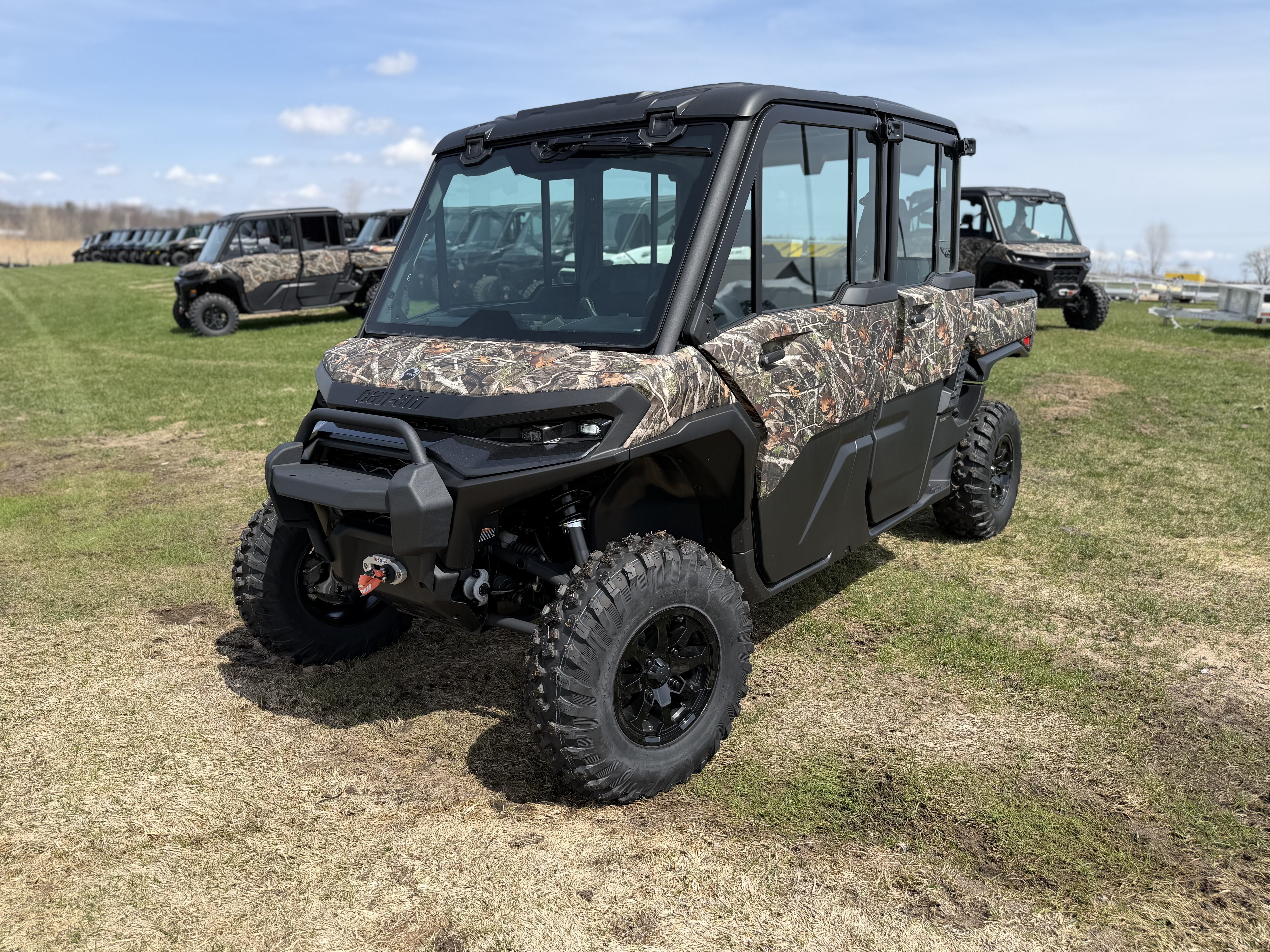 2026 Can-Am Defender MAX XT CAB HD11