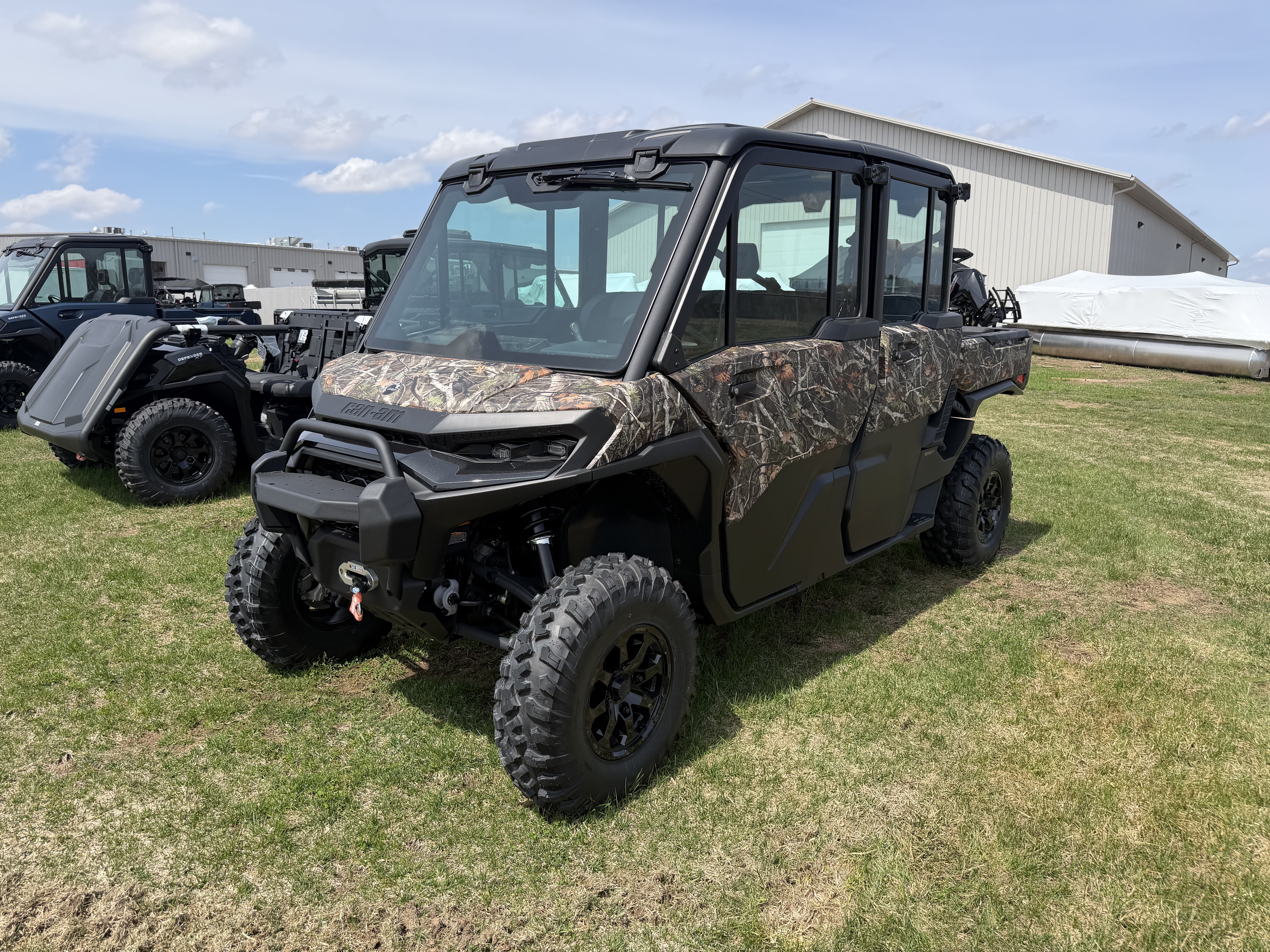 2026 Can-Am Defender MAX XT CAB HD11