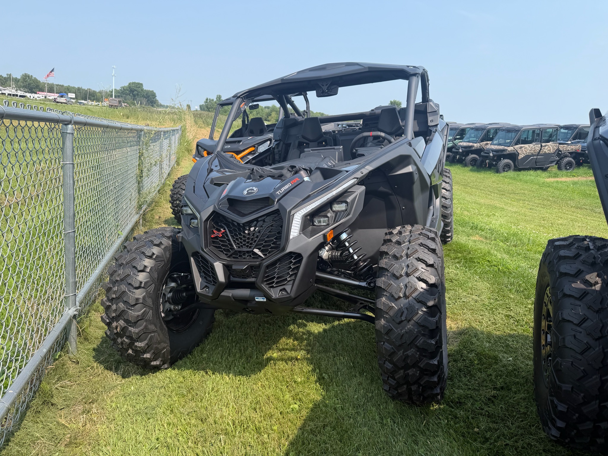 2026 Can-Am Maverick X3 X DS TURBO RR Smart-Shox with 10.25 in. touchscreen display
