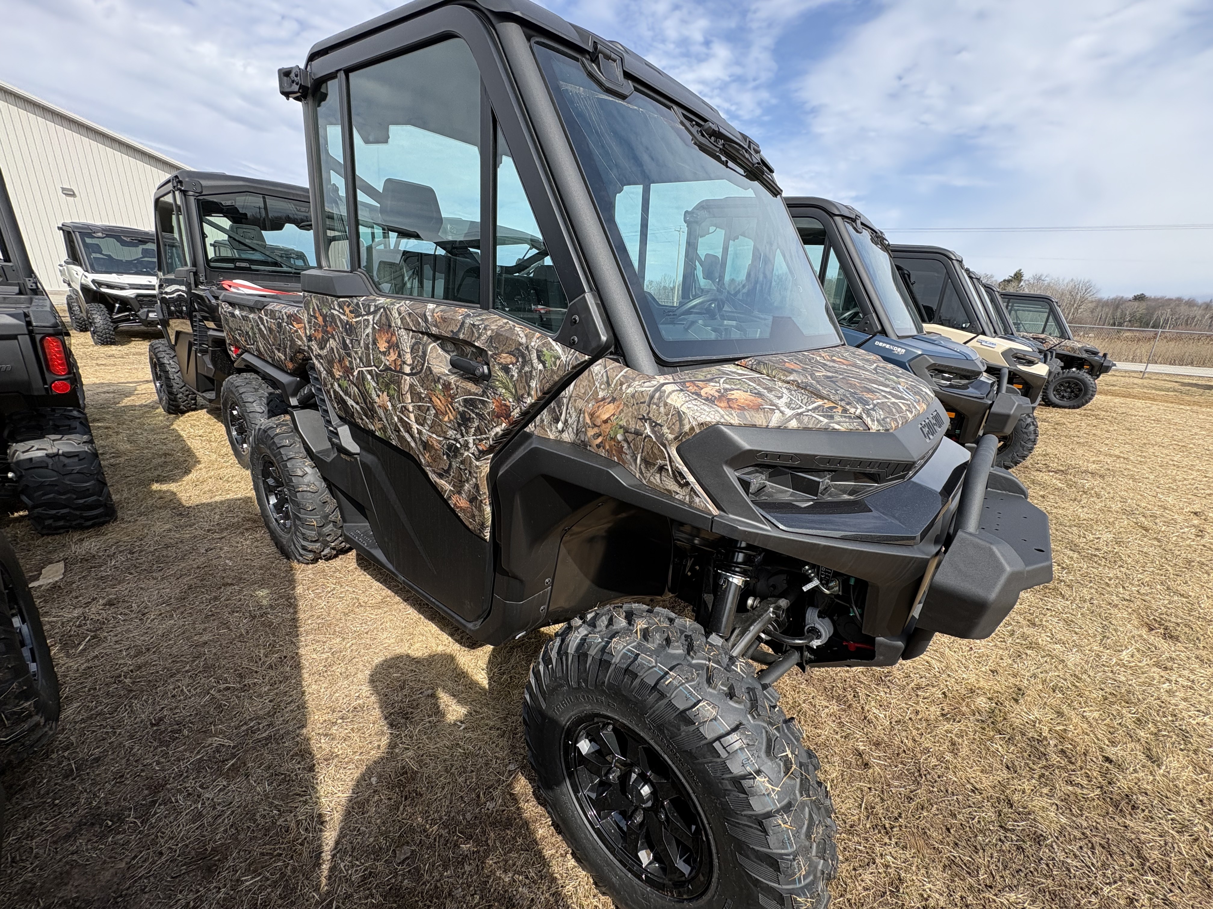 2026 Can-Am™ Defender XT CAB HD11 2