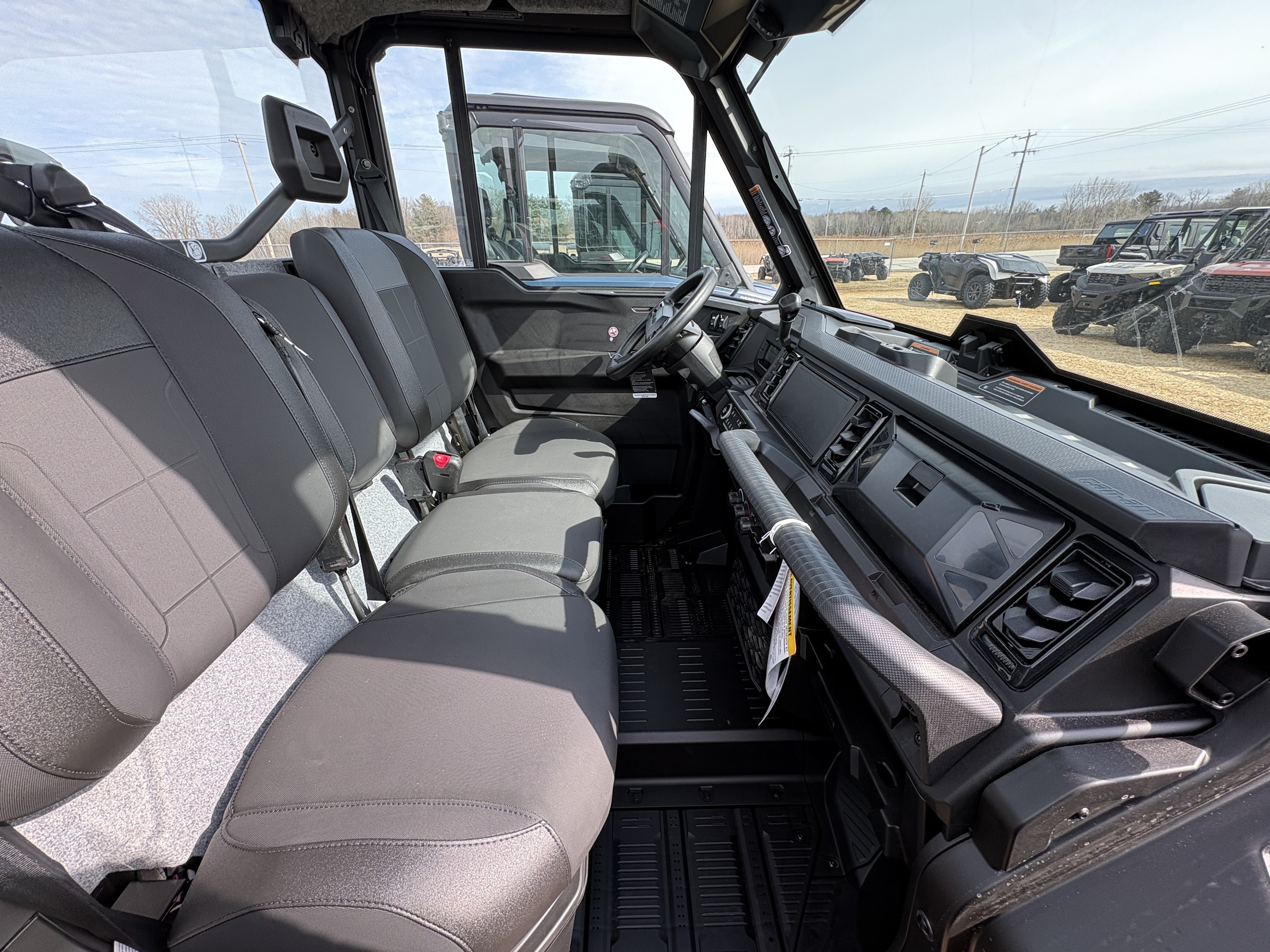 2026 Can-Am™ Defender XT CAB HD11 3