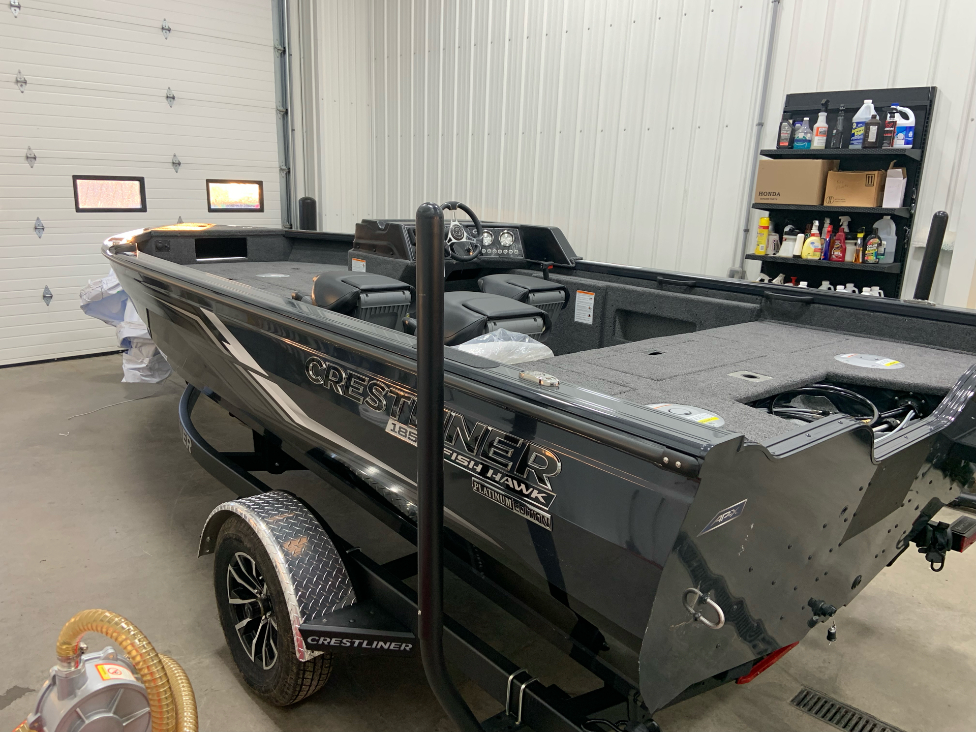 New 2025 Crestliner 1850 FISH HAWK SC JUMP SEAT | Power Boats