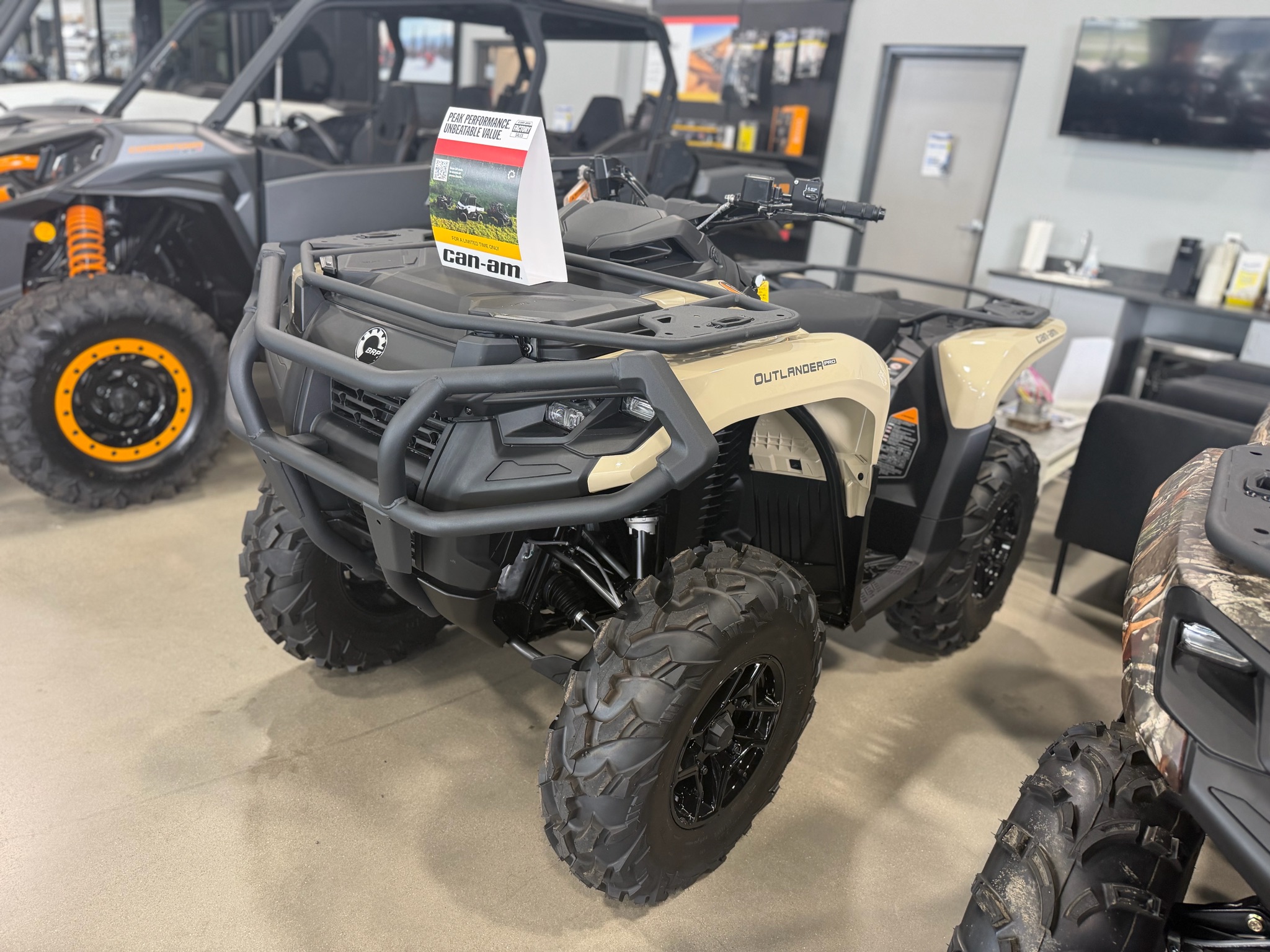 2026 Can-Am™ Outlander PRO XU HD7 2
