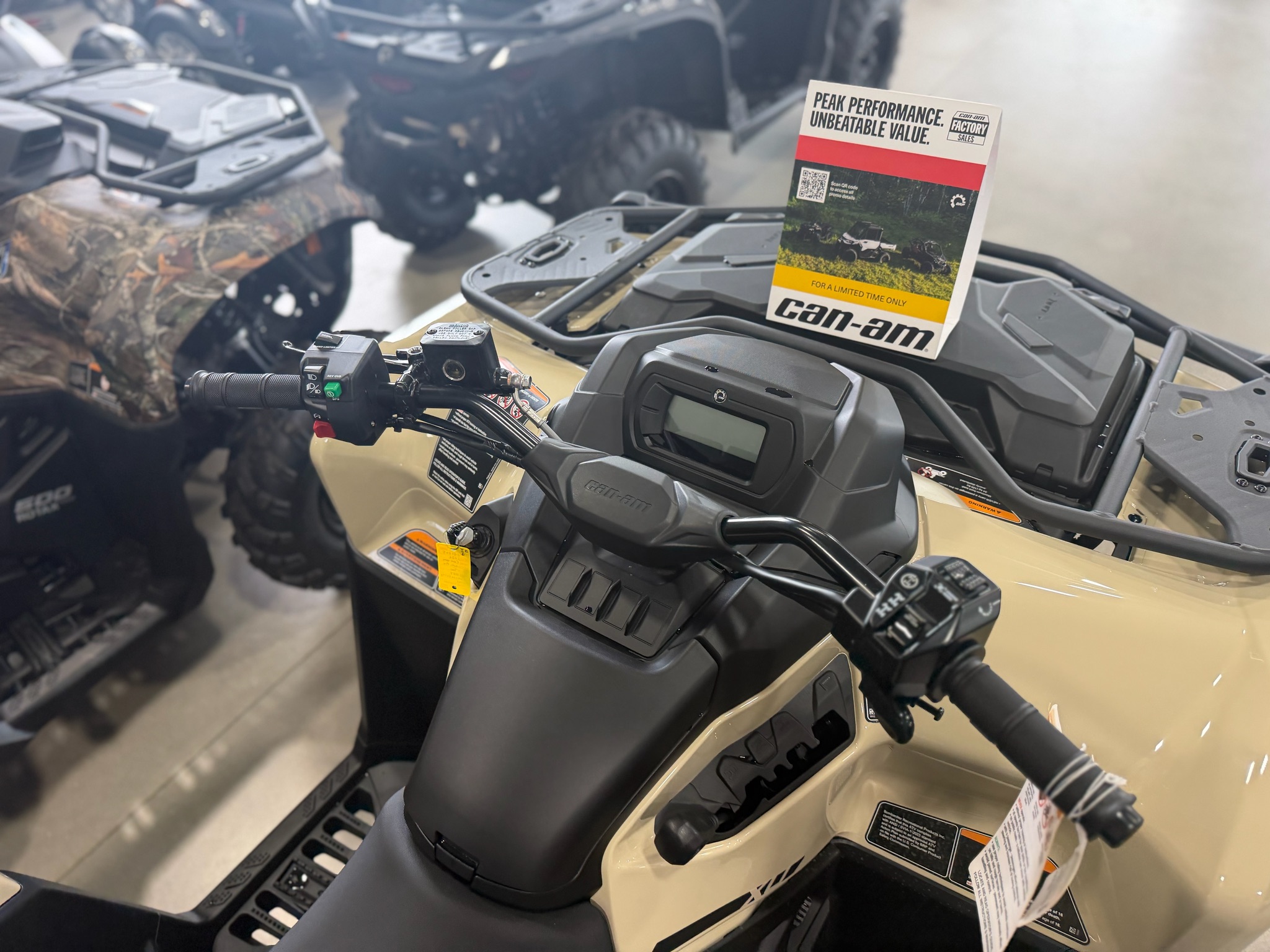 2026 Can-Am™ Outlander PRO XU HD7 6