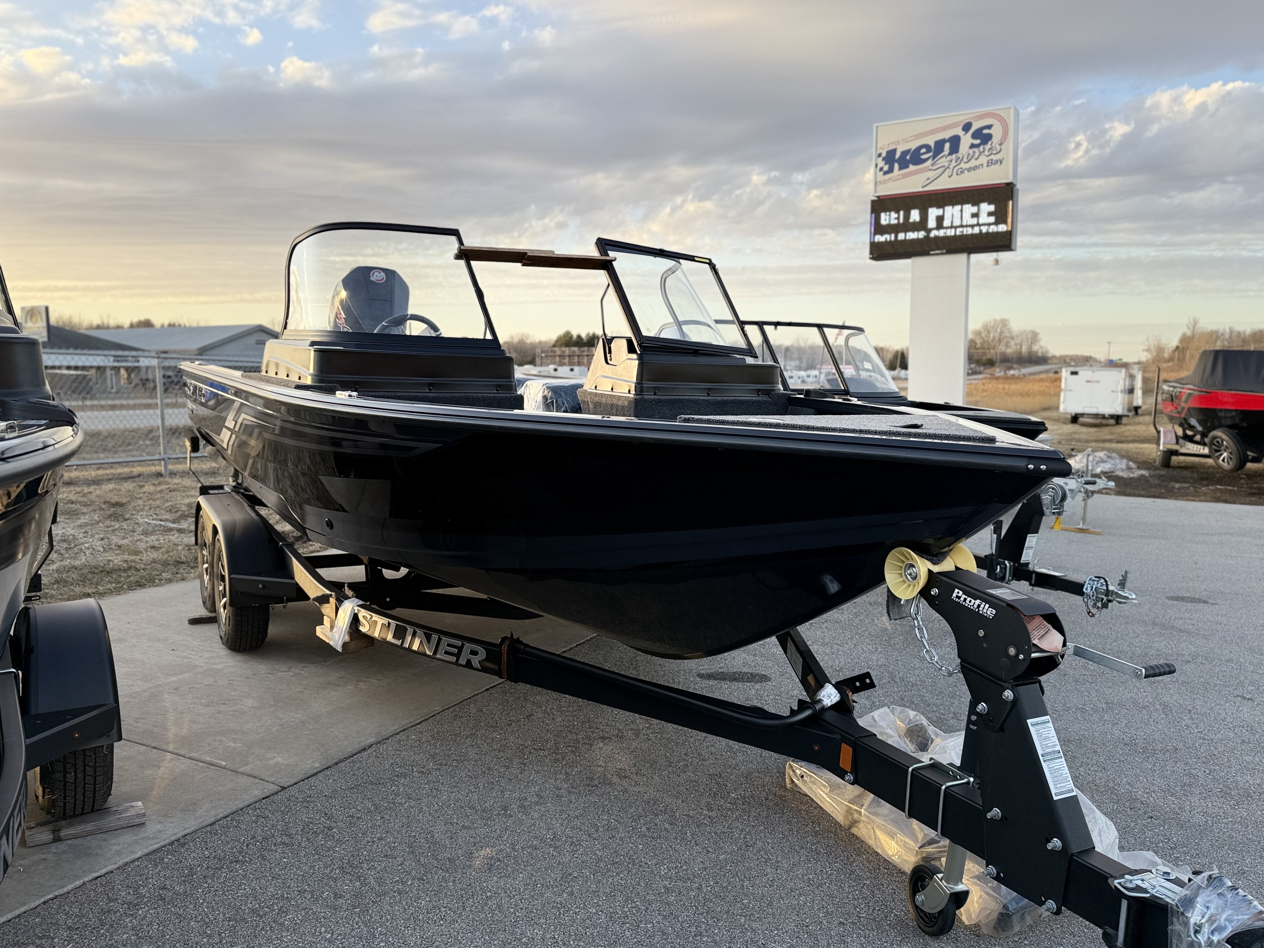 New 2026 Crestliner 2050 FISH HAWK WT JS | Power Boats Outboard in ...