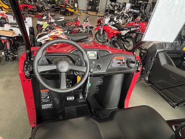 2025 Honda Pioneer 520 3