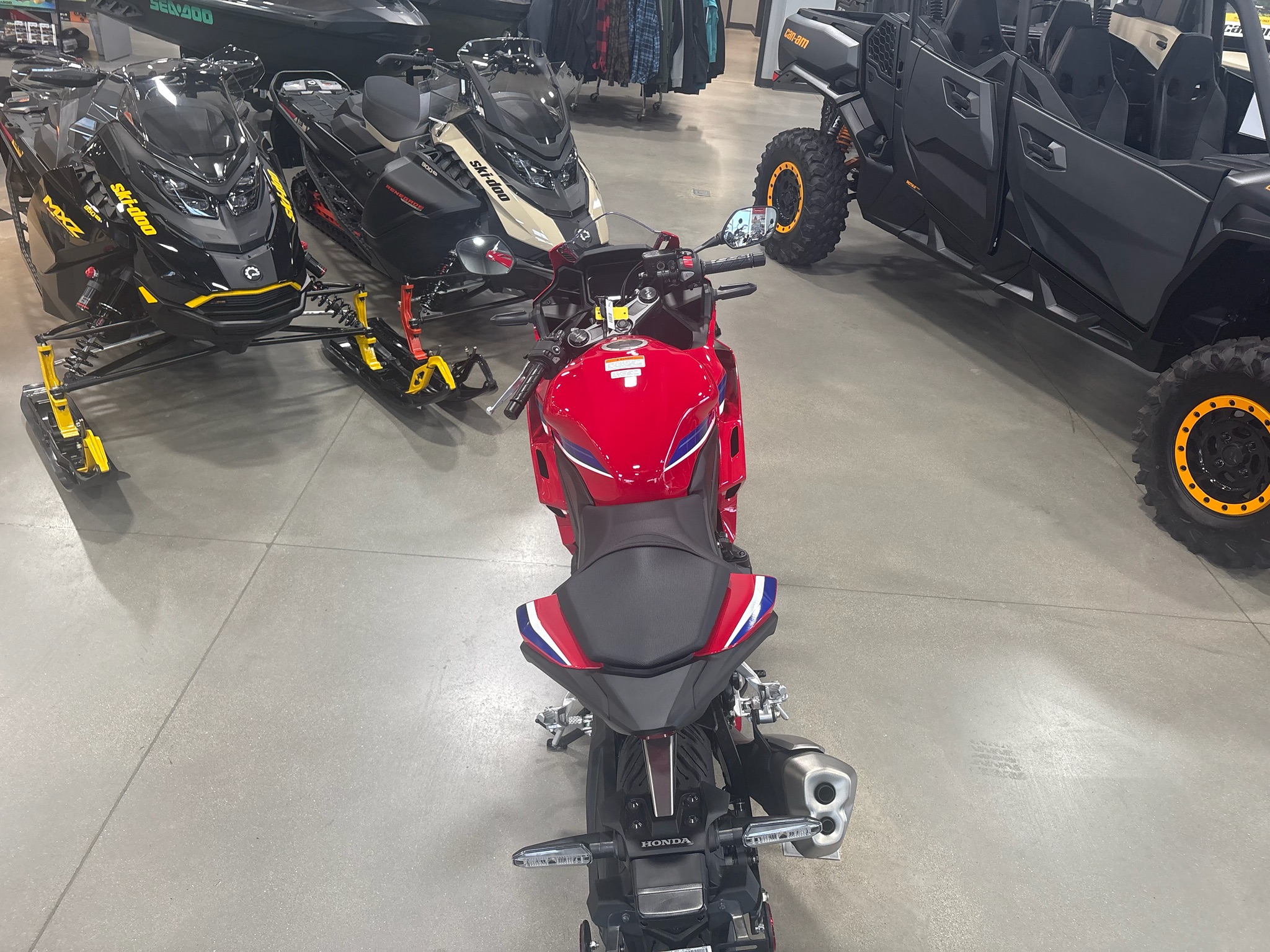 2025 Honda CBR500R 4