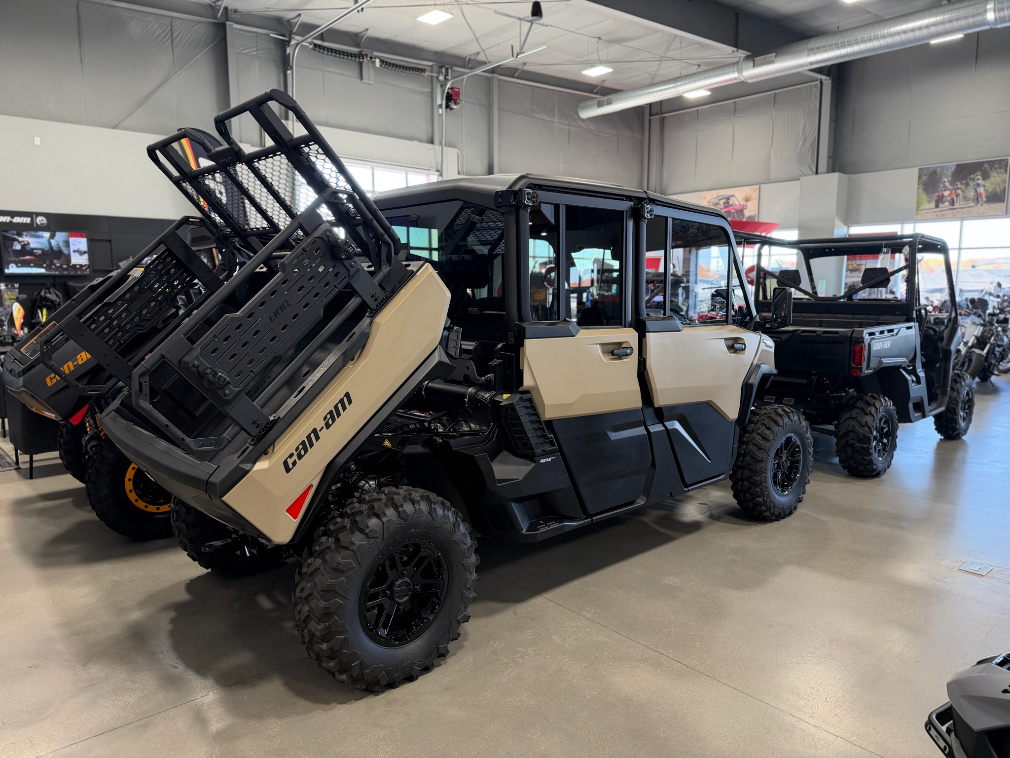 2027 Can-Am™ Defender XU MAX Limited HD11 2