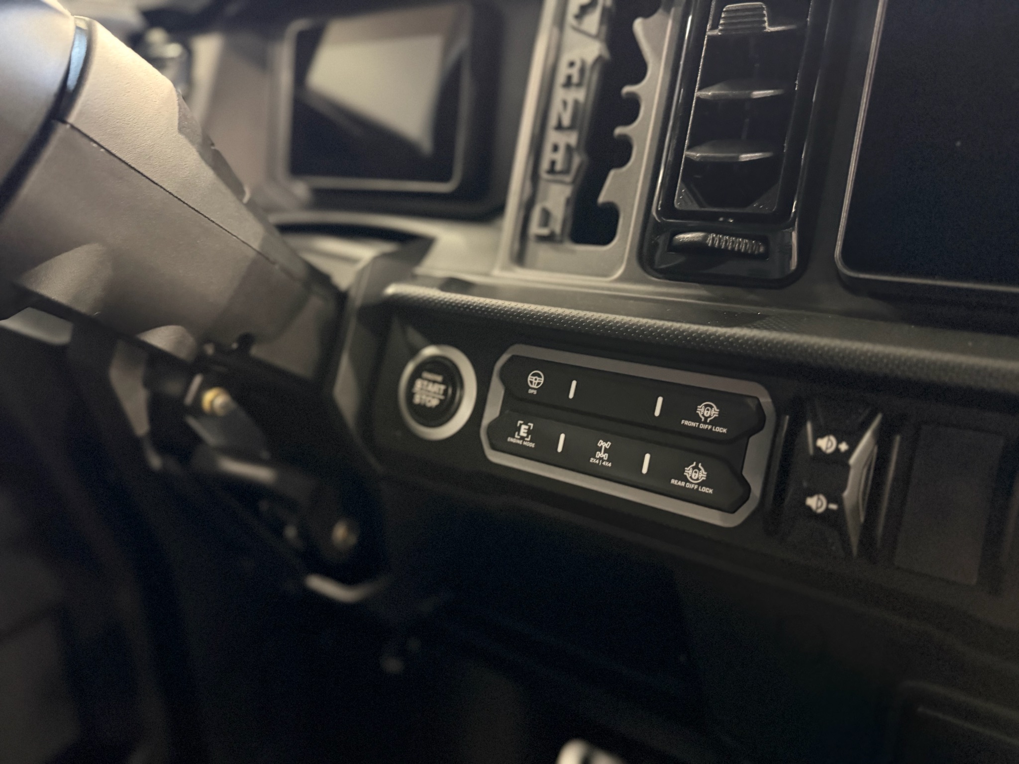 2027 Can-Am™ Defender XU MAX Limited HD11 5