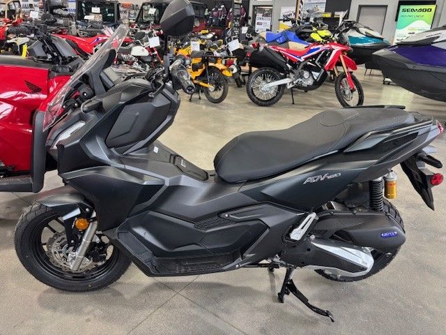 2025 Honda ADV160 1