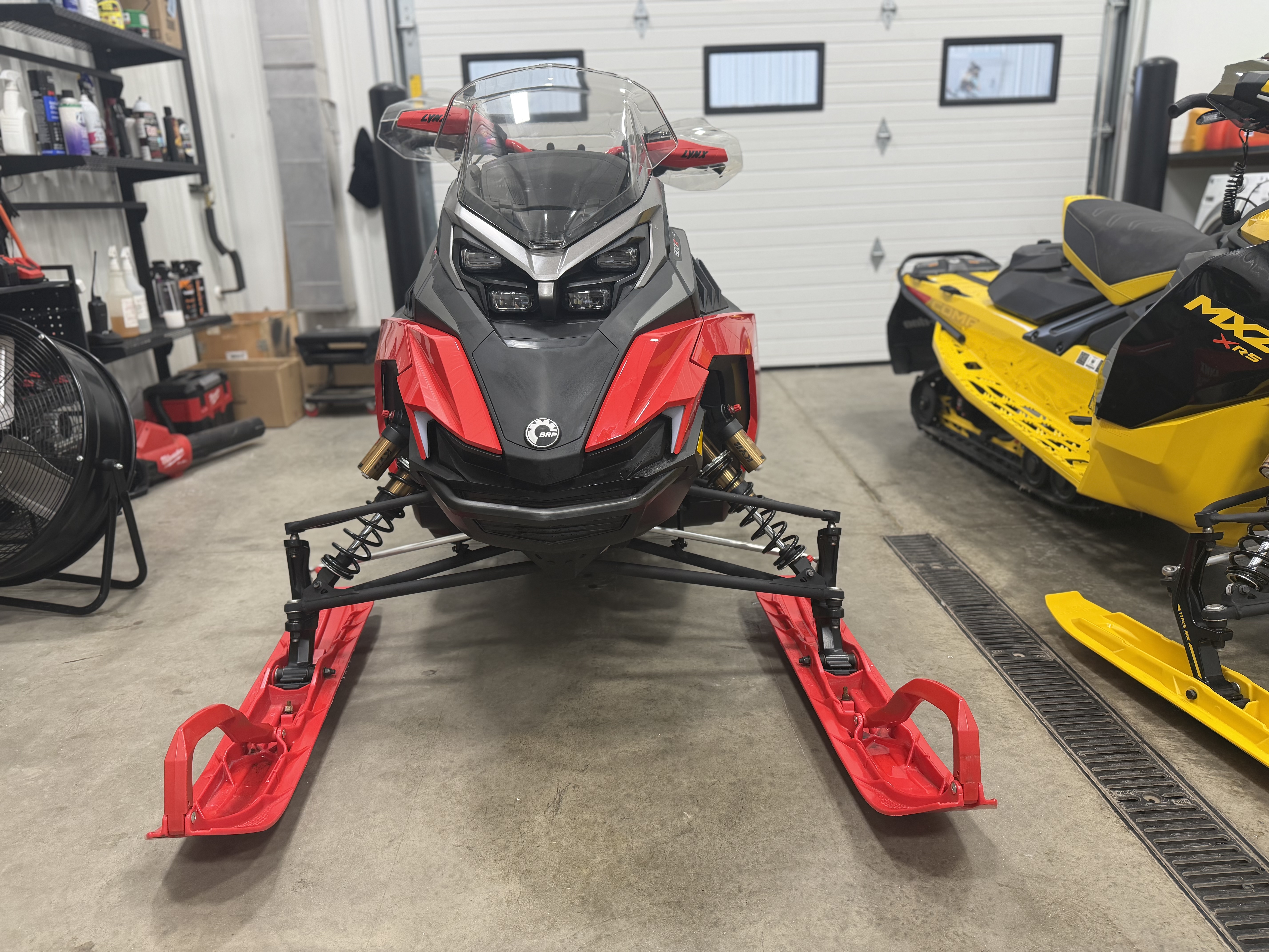 Used 2025 LYNX Rave RE 600R E-TEC Ice Ripper XT 1.5 M.S. / E.S. w