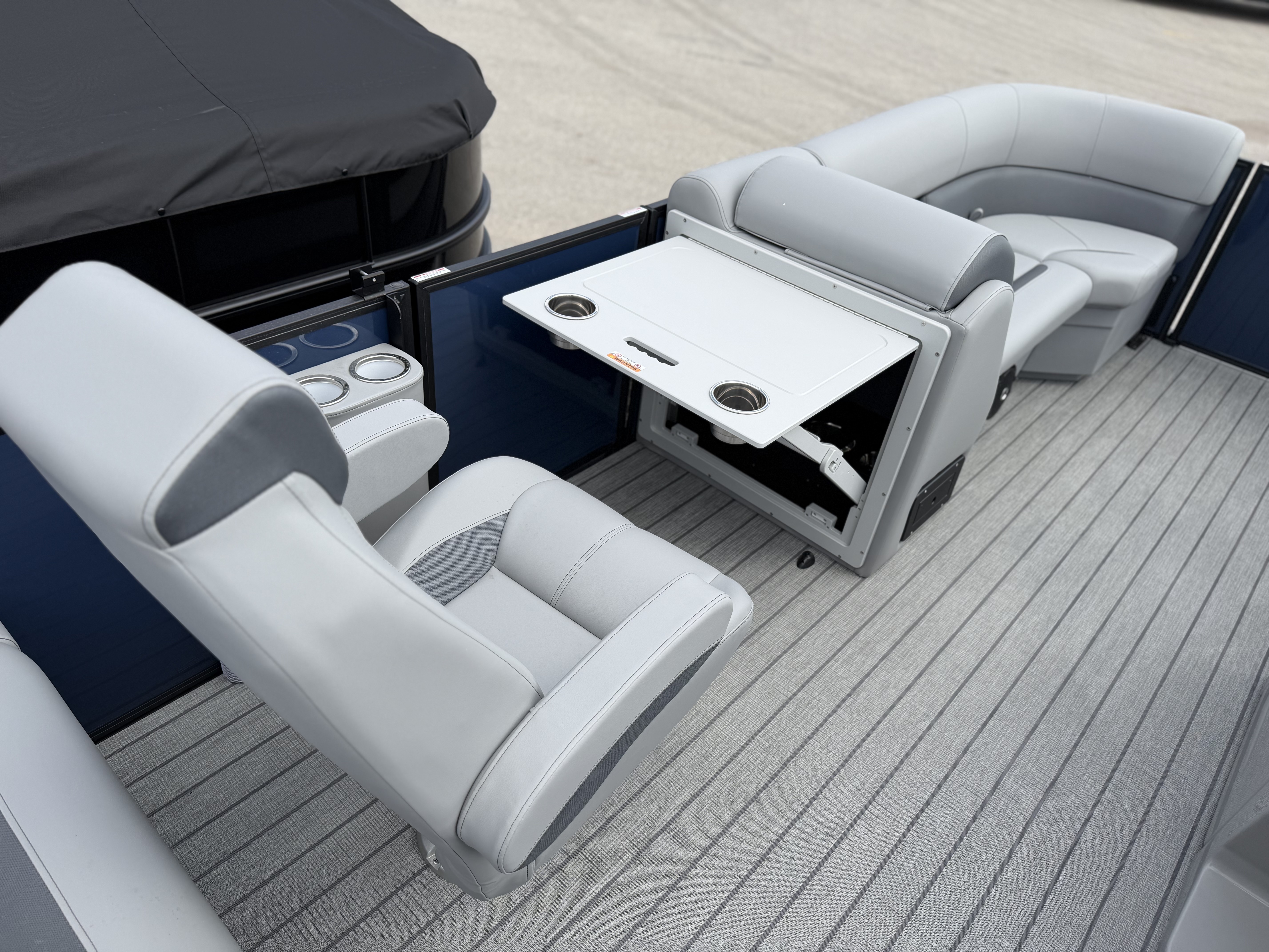 New 2026 BENTLEY LEGACY 220 QSB Power Boats Outboard In Suamico WI 6000000012 