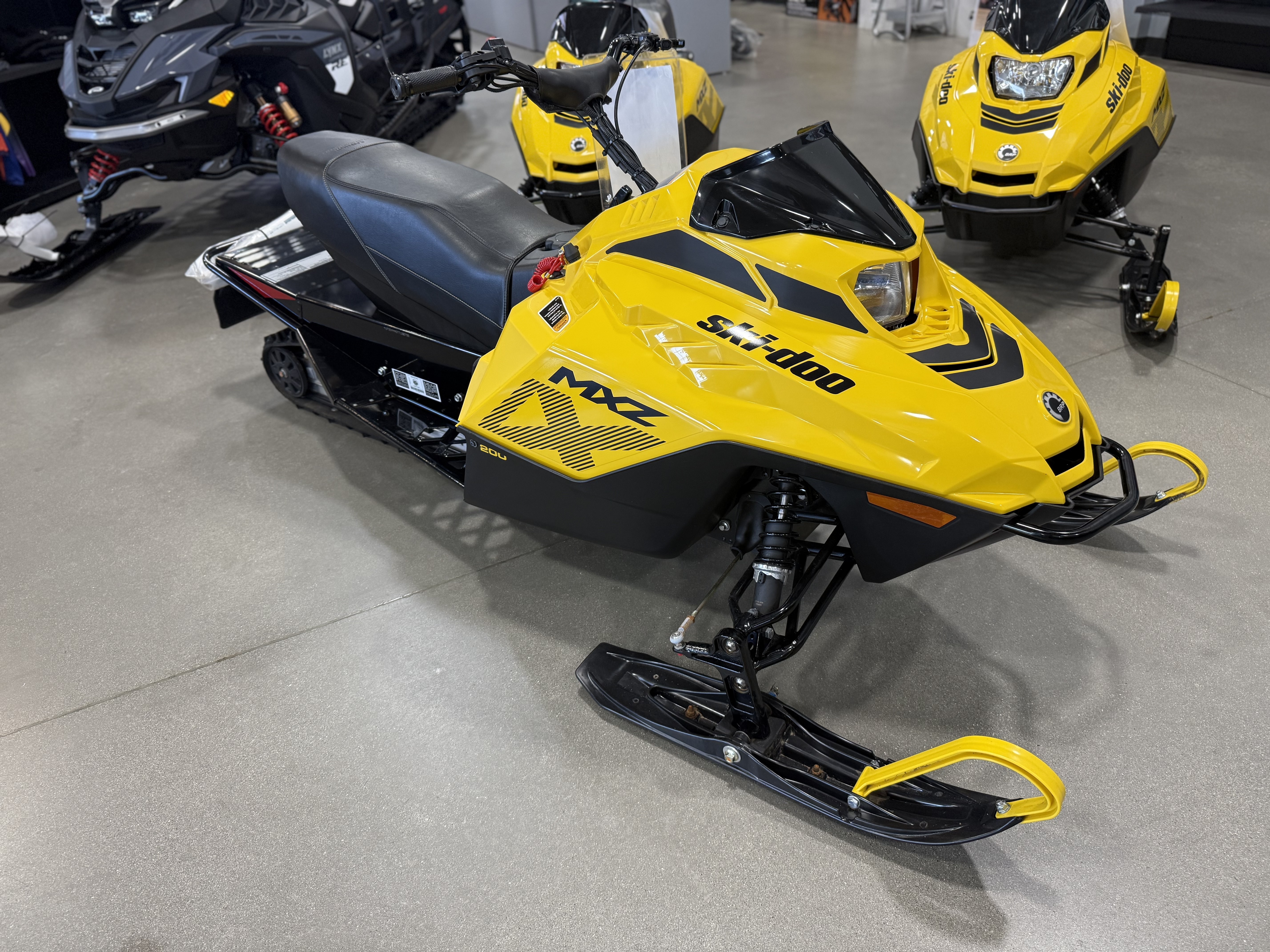 2026 Ski-Doo MXZ 200 ES Cobra 1.0 1