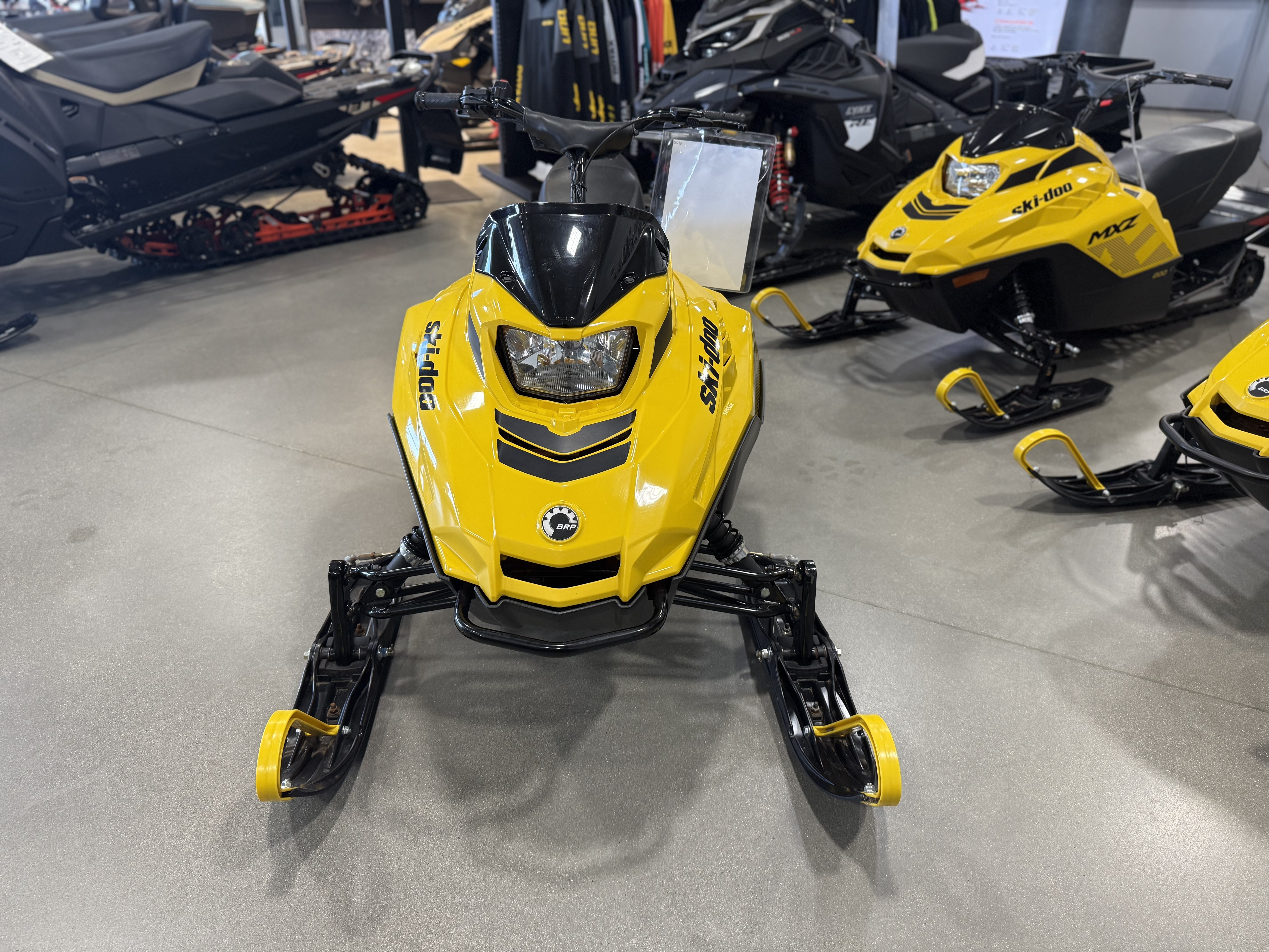 2026 Ski-Doo MXZ 200 ES Cobra 1.0 3