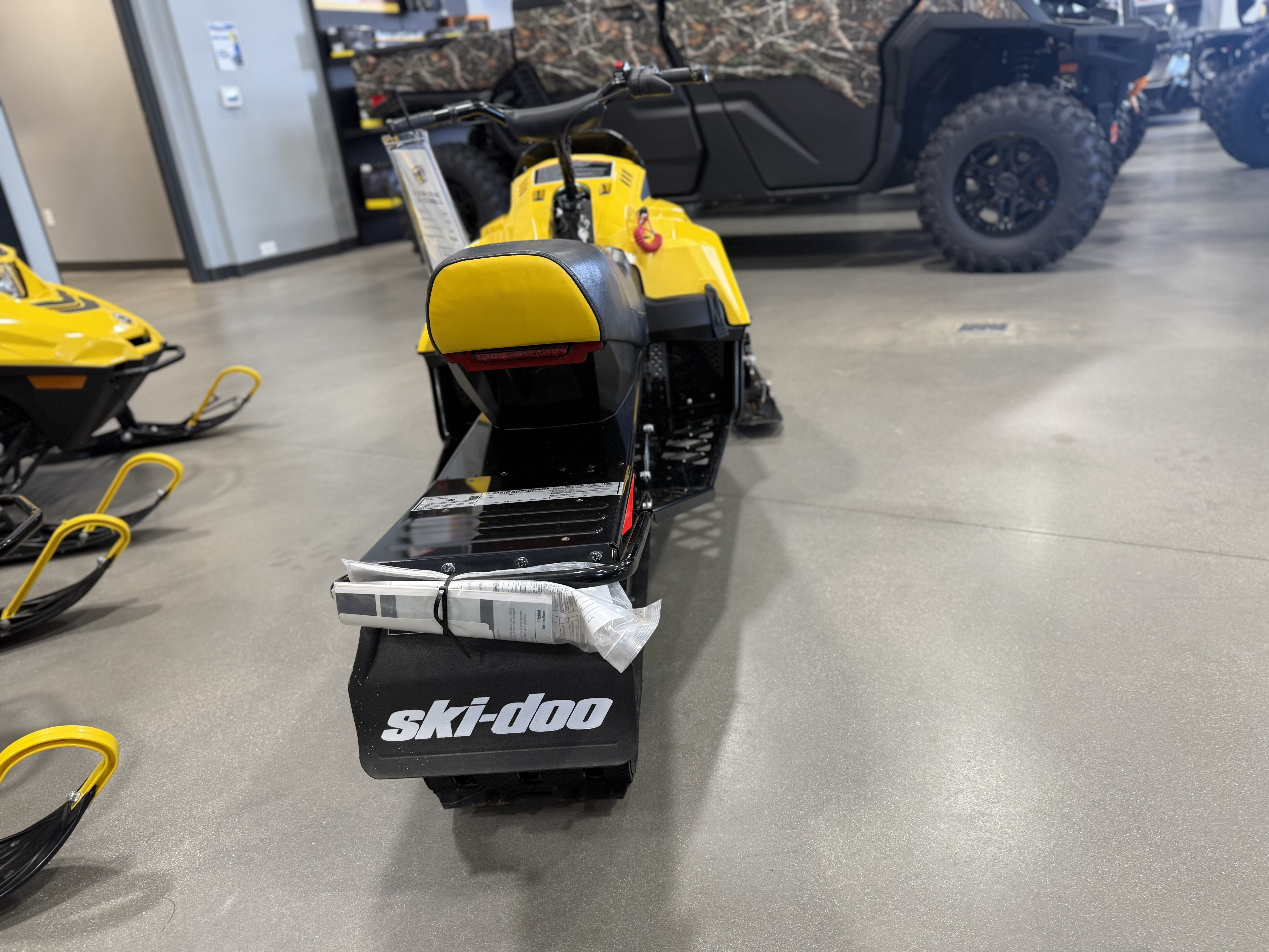 2026 Ski-Doo MXZ 200 ES Cobra 1.0 4