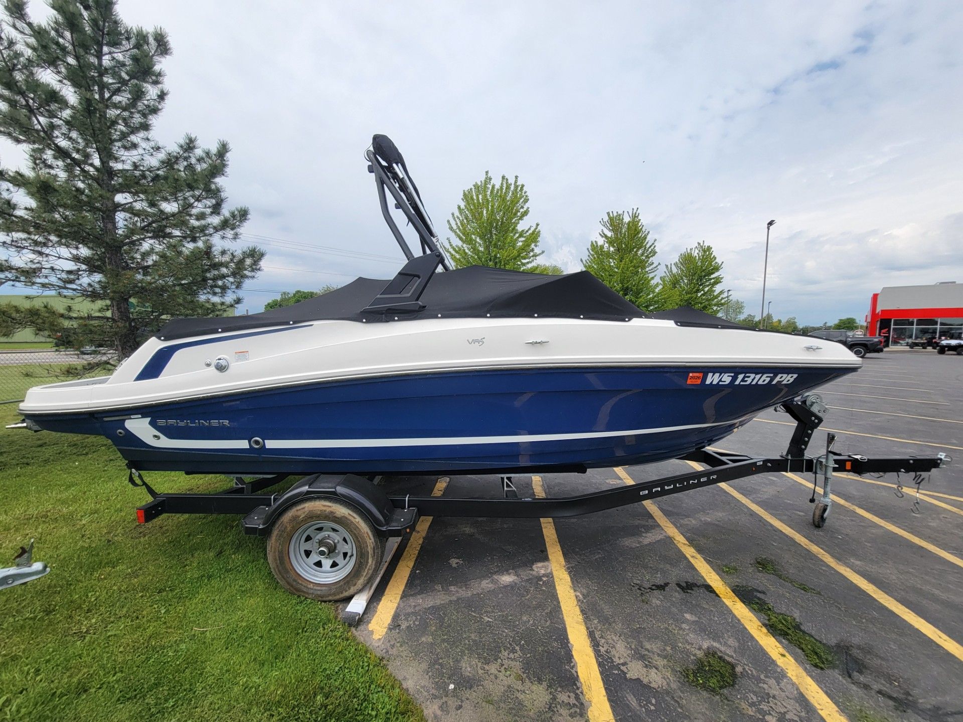 2020 Bayliner VR5 Bowrider I/O in Kaukauna, Wisconsin - Photo 5