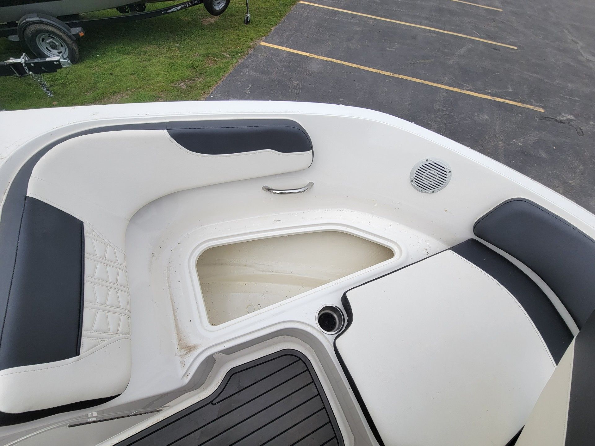 2020 Bayliner VR5 Bowrider I/O in Kaukauna, Wisconsin - Photo 13