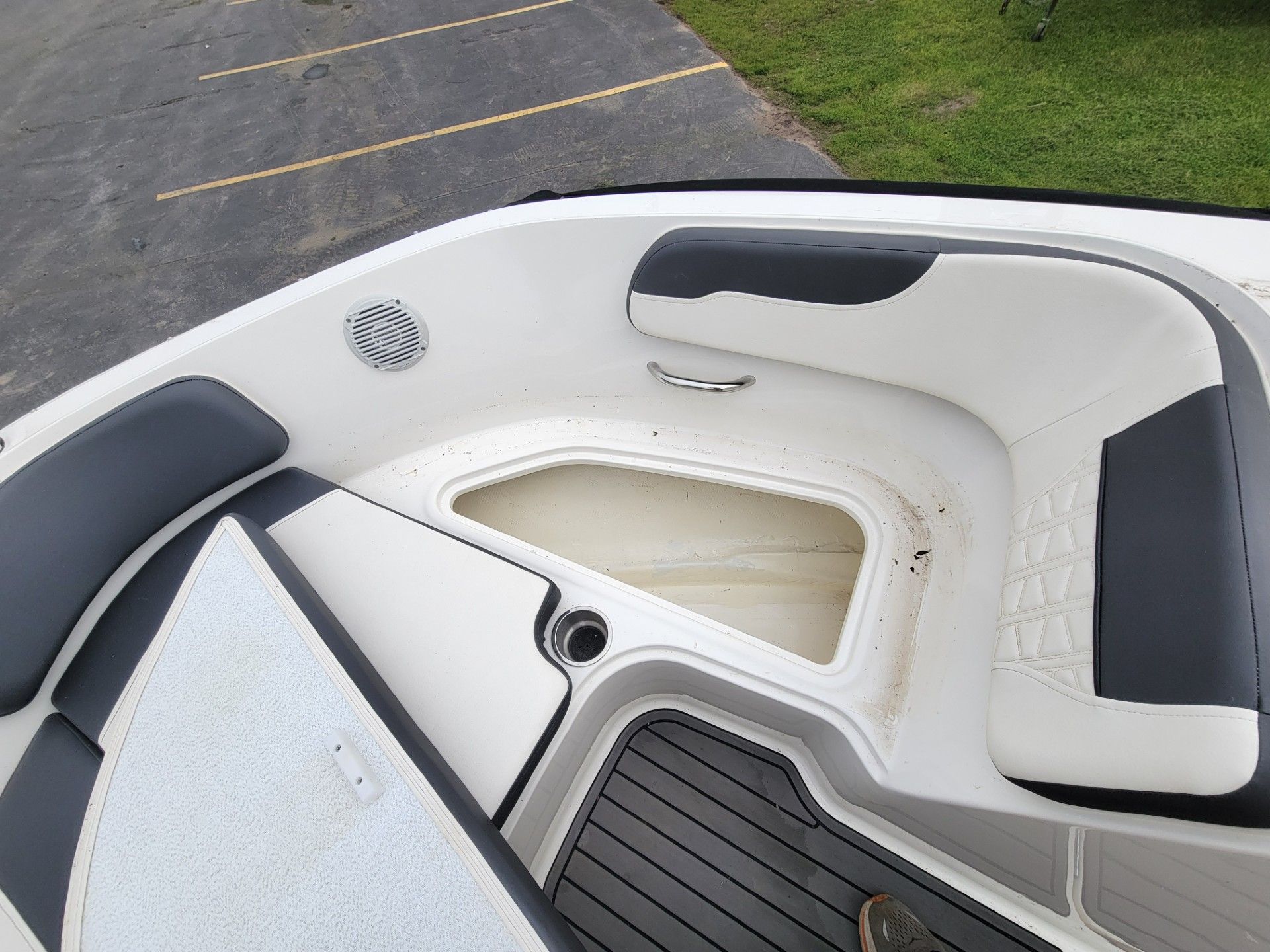 2020 Bayliner VR5 Bowrider I/O in Kaukauna, Wisconsin - Photo 14