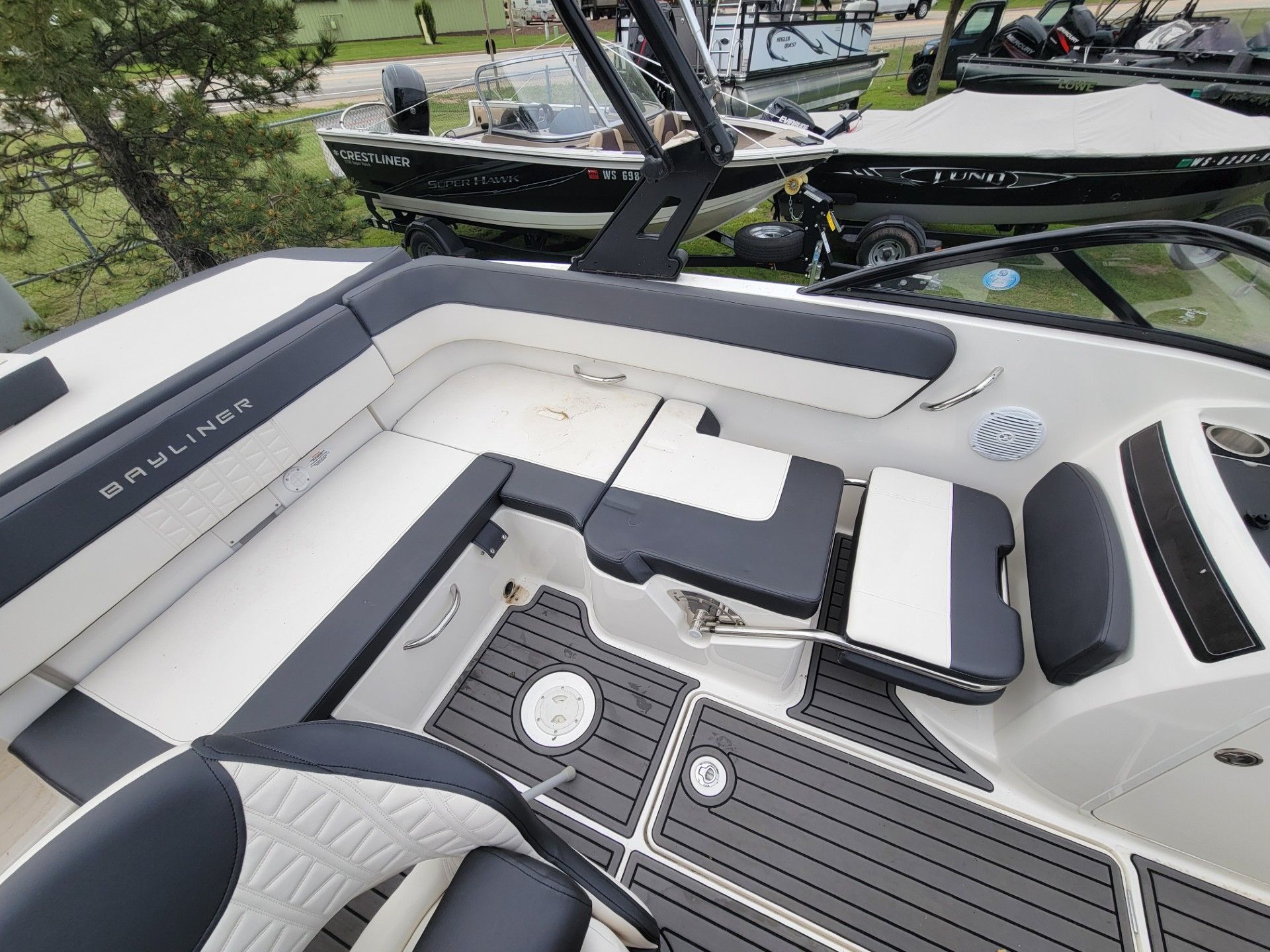2020 Bayliner VR5 Bowrider I/O in Kaukauna, Wisconsin - Photo 24