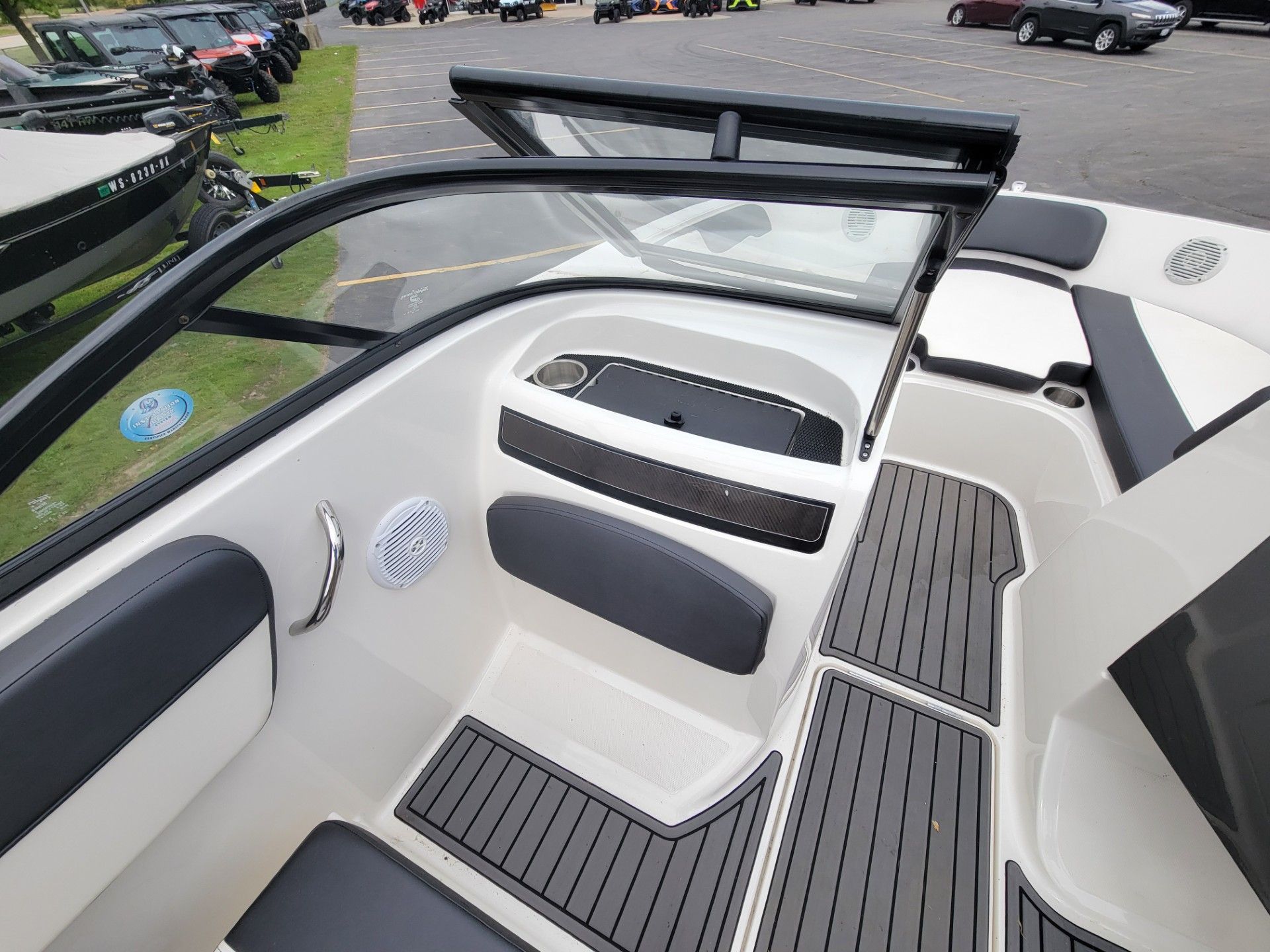 2020 Bayliner VR5 Bowrider I/O in Kaukauna, Wisconsin - Photo 17