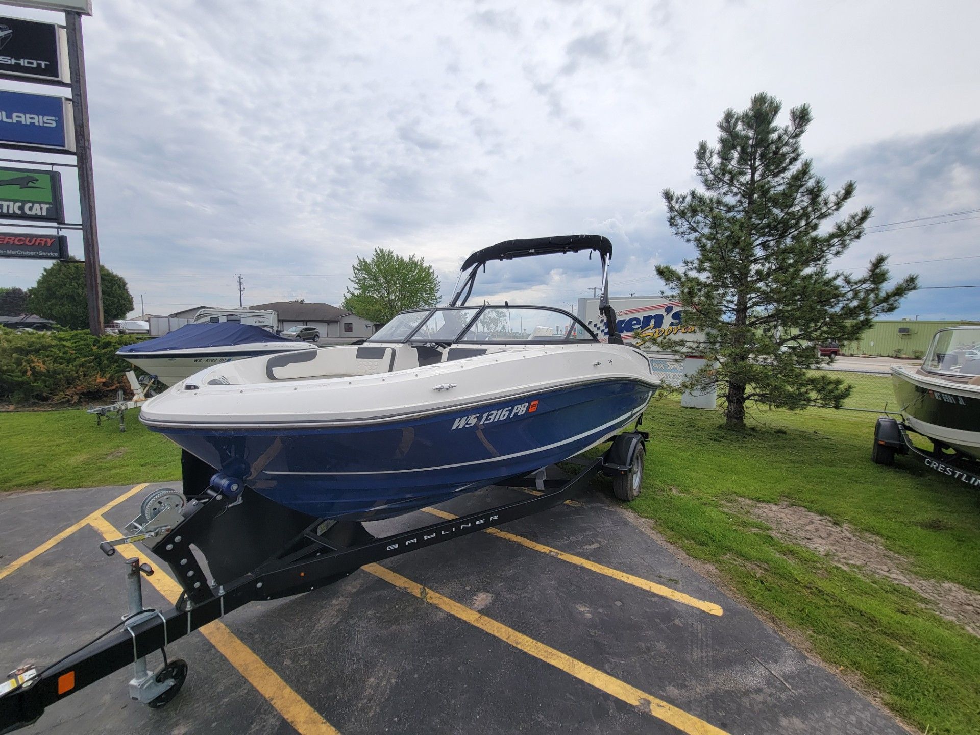 2020 Bayliner VR5 Bowrider I/O in Kaukauna, Wisconsin - Photo 2