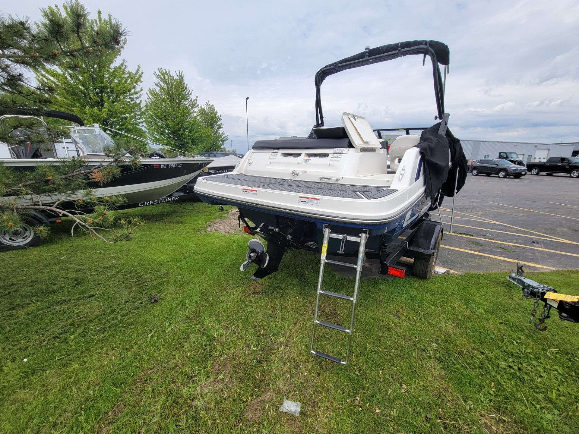 2020 Bayliner VR5 Bowrider I/O in Kaukauna, Wisconsin - Photo 10