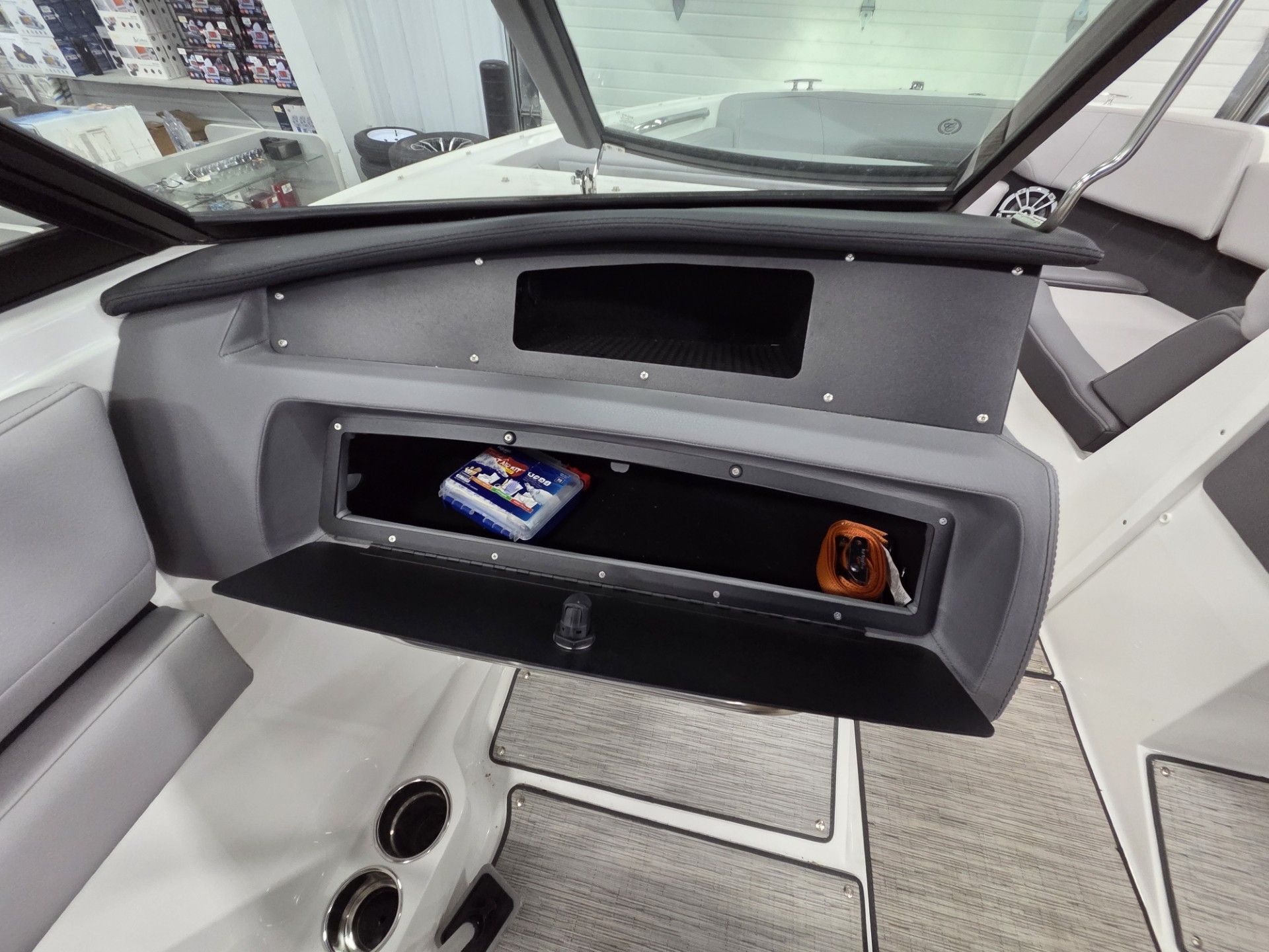 2023 Cobalt CS23 in Kaukauna, Wisconsin - Photo 24