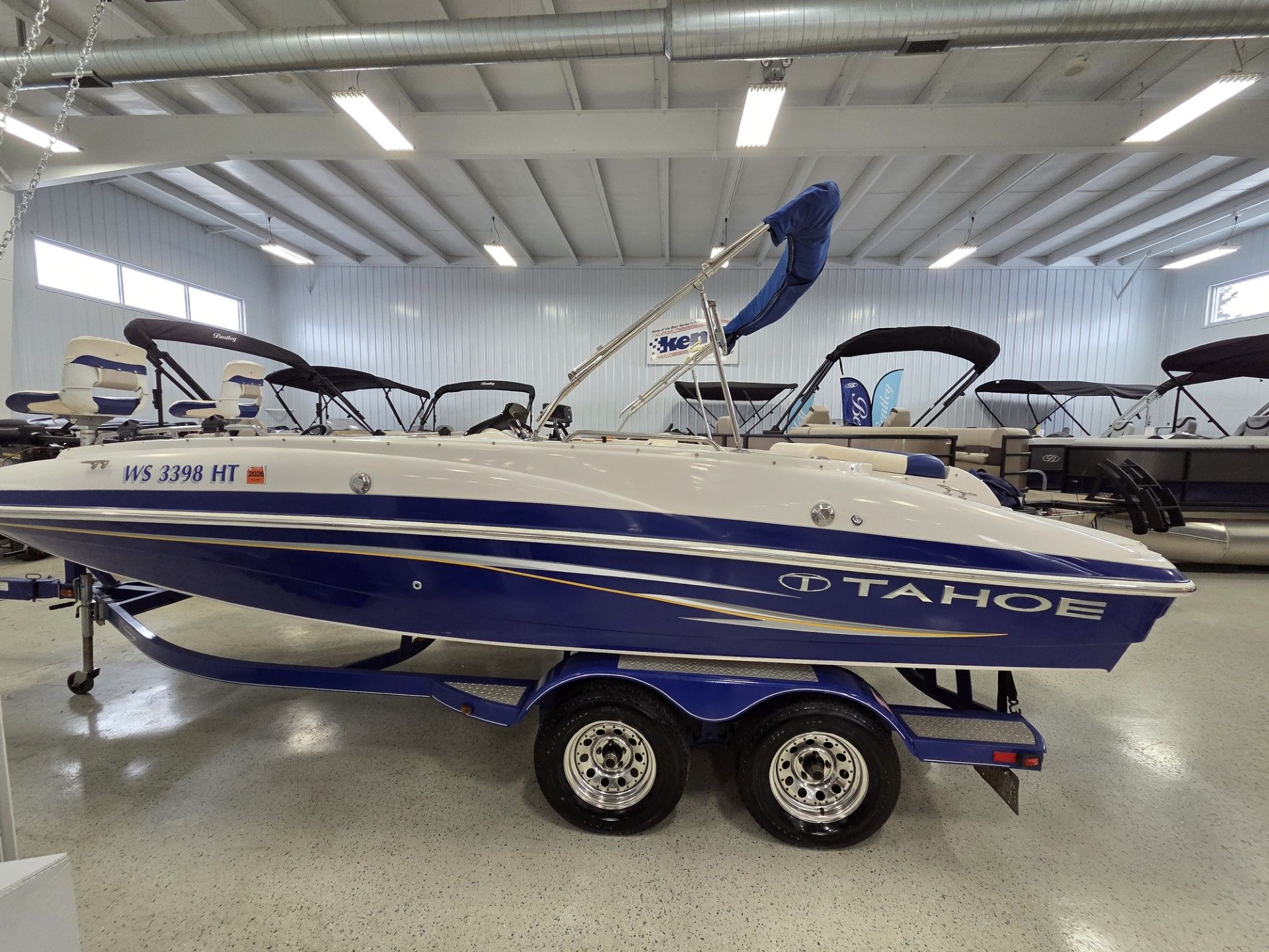 2010 Tahoe 215 Xi in Kaukauna, Wisconsin - Photo 8