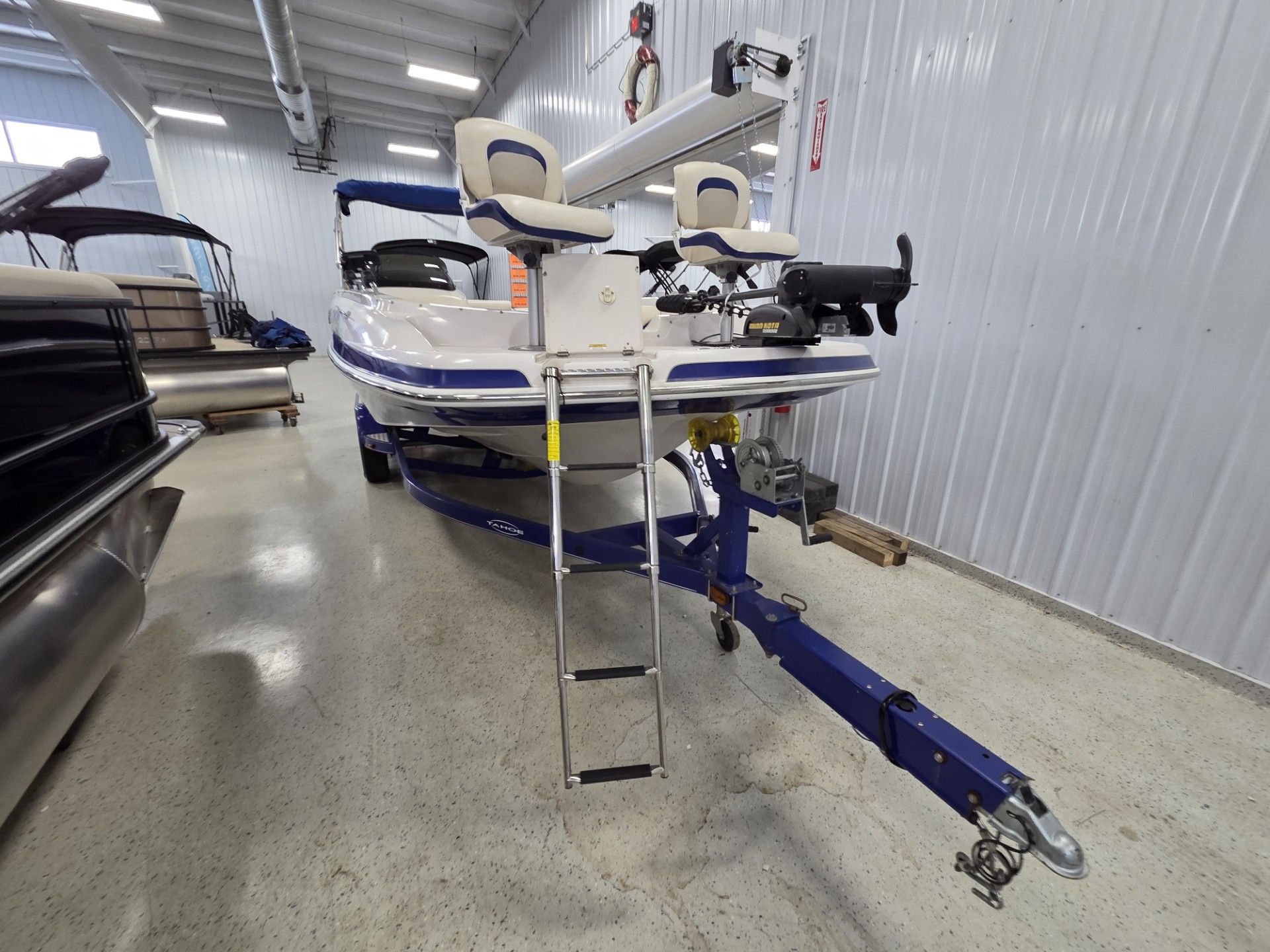 2010 Tahoe 215 Xi in Kaukauna, Wisconsin - Photo 5