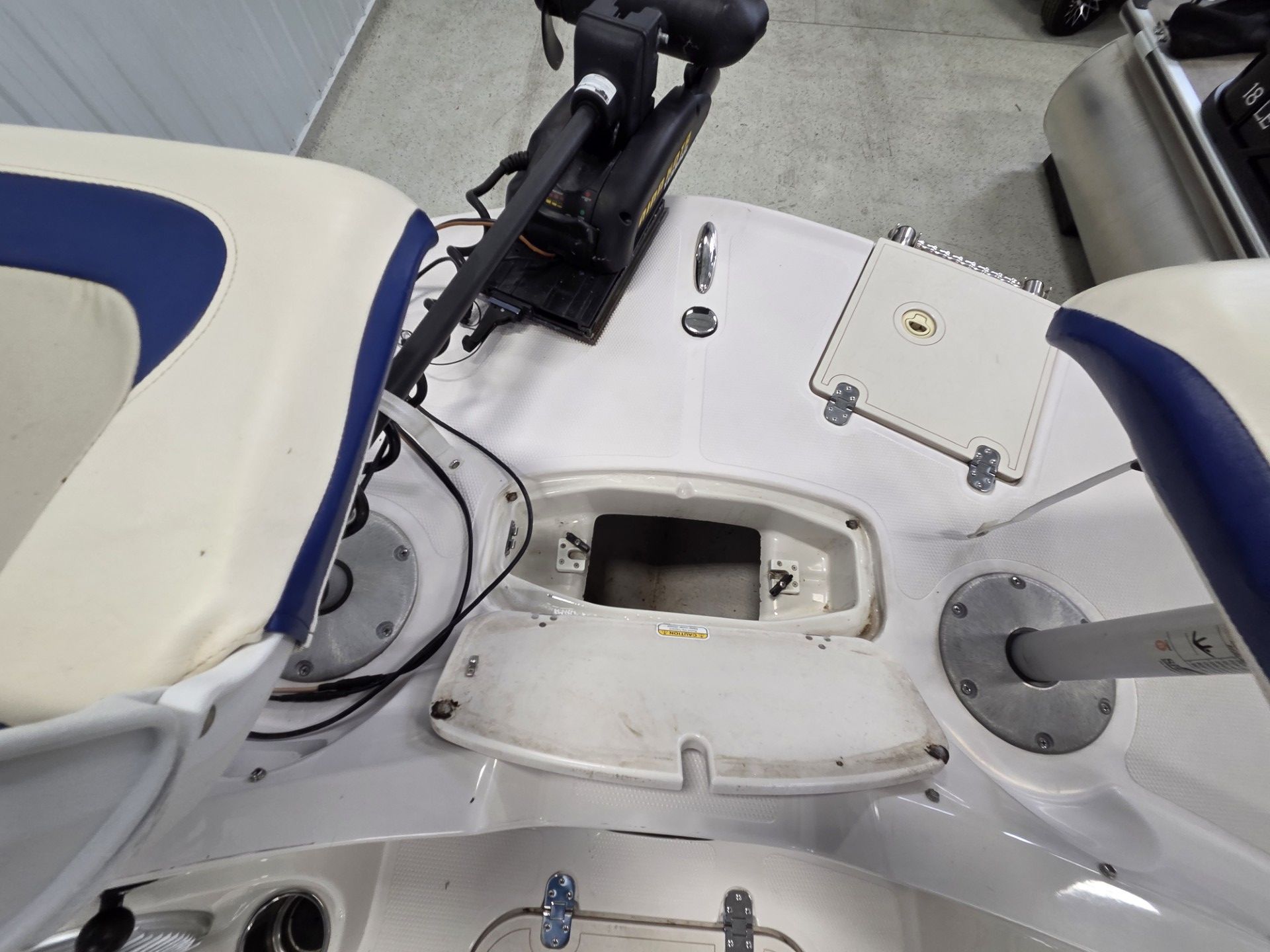 2010 Tahoe 215 Xi in Kaukauna, Wisconsin - Photo 32