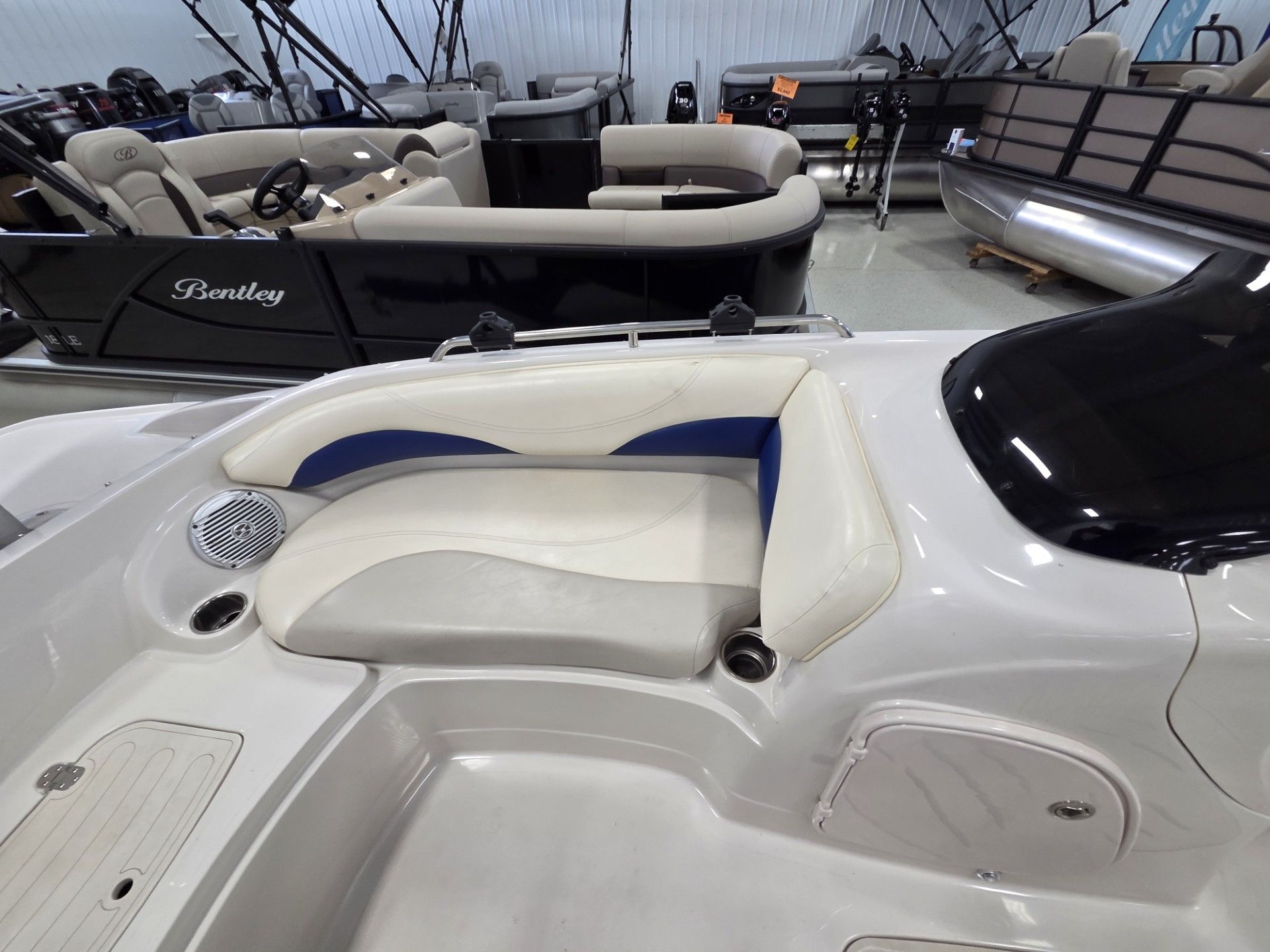 2010 Tahoe 215 Xi in Kaukauna, Wisconsin - Photo 35