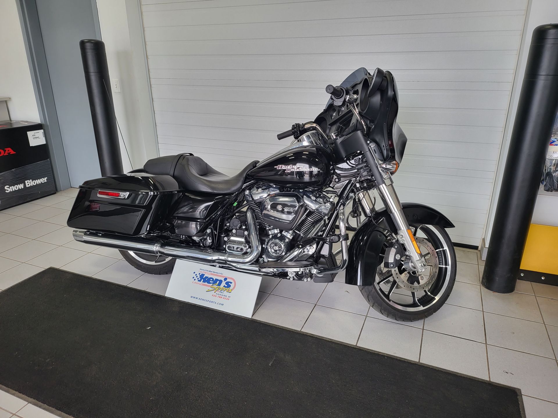 2020 Harley-Davidson Street Glide® in Kaukauna, Wisconsin - Photo 3
