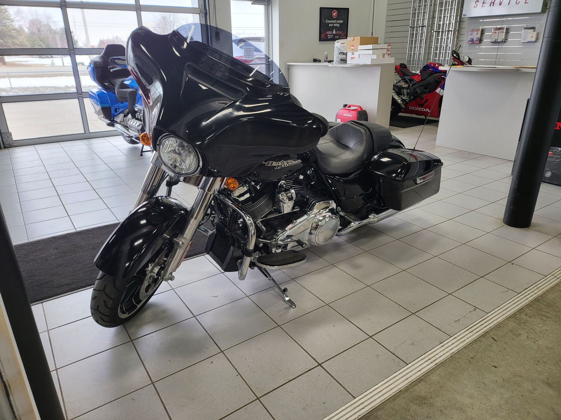 2020 Harley-Davidson Street Glide® in Kaukauna, Wisconsin - Photo 5