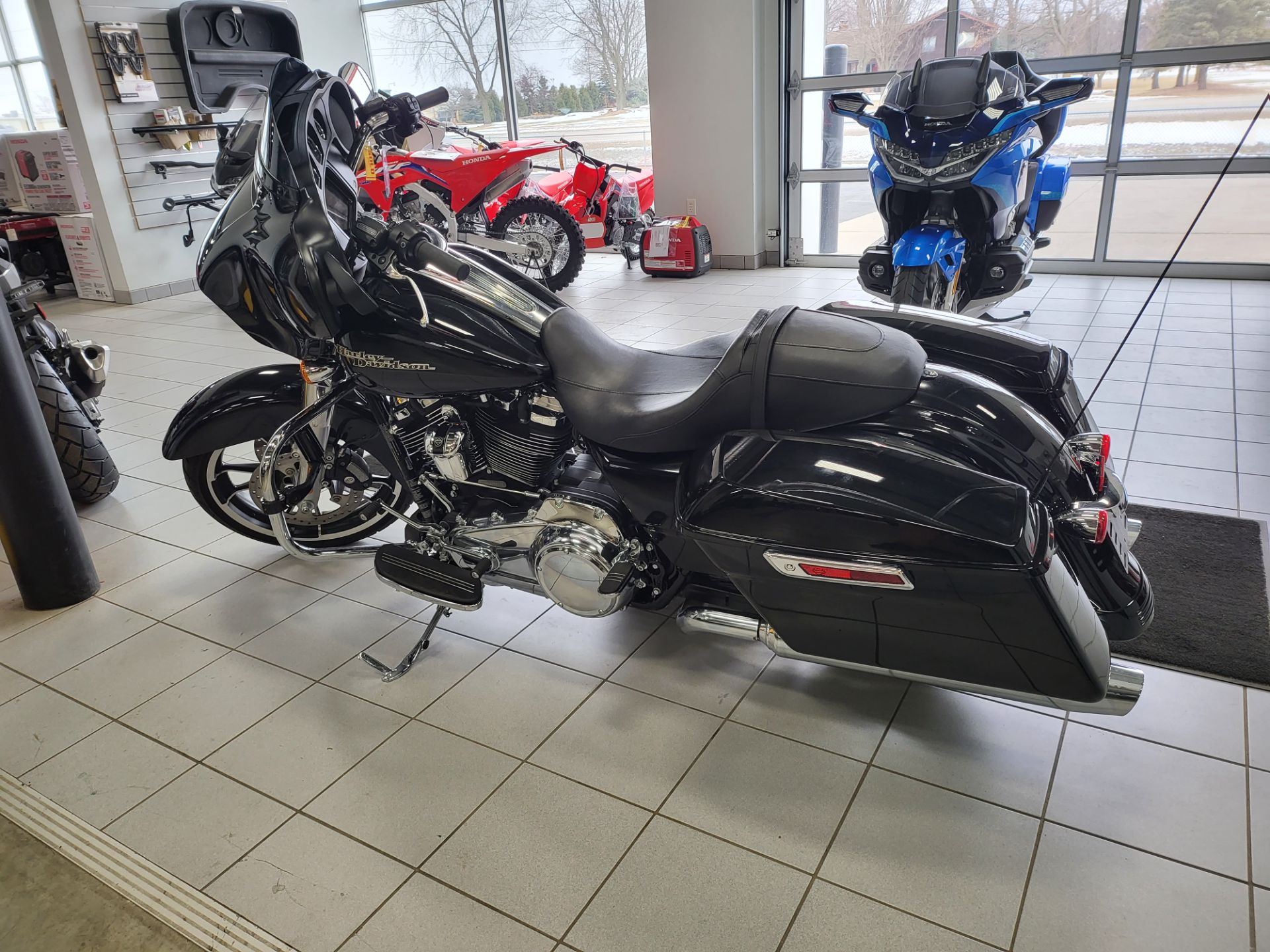 2020 Harley-Davidson Street Glide® in Kaukauna, Wisconsin - Photo 6